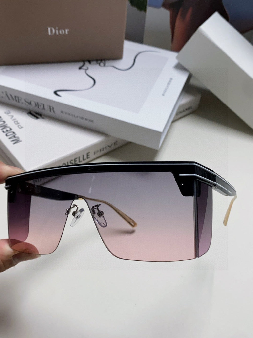 SUNGLASS CLUB M1U 566688 IN BLACK ACETATE PINK SMOKE LENSES