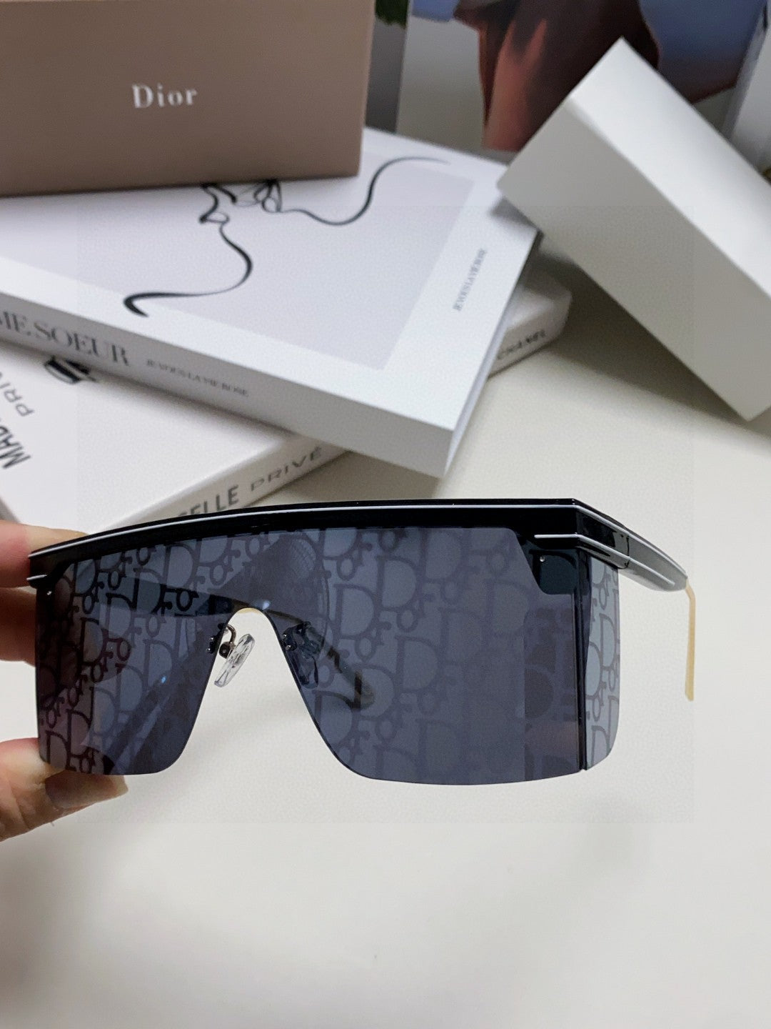 OBLIQUE SUNGLASS CLUB M1U IN BLACK ACETATE