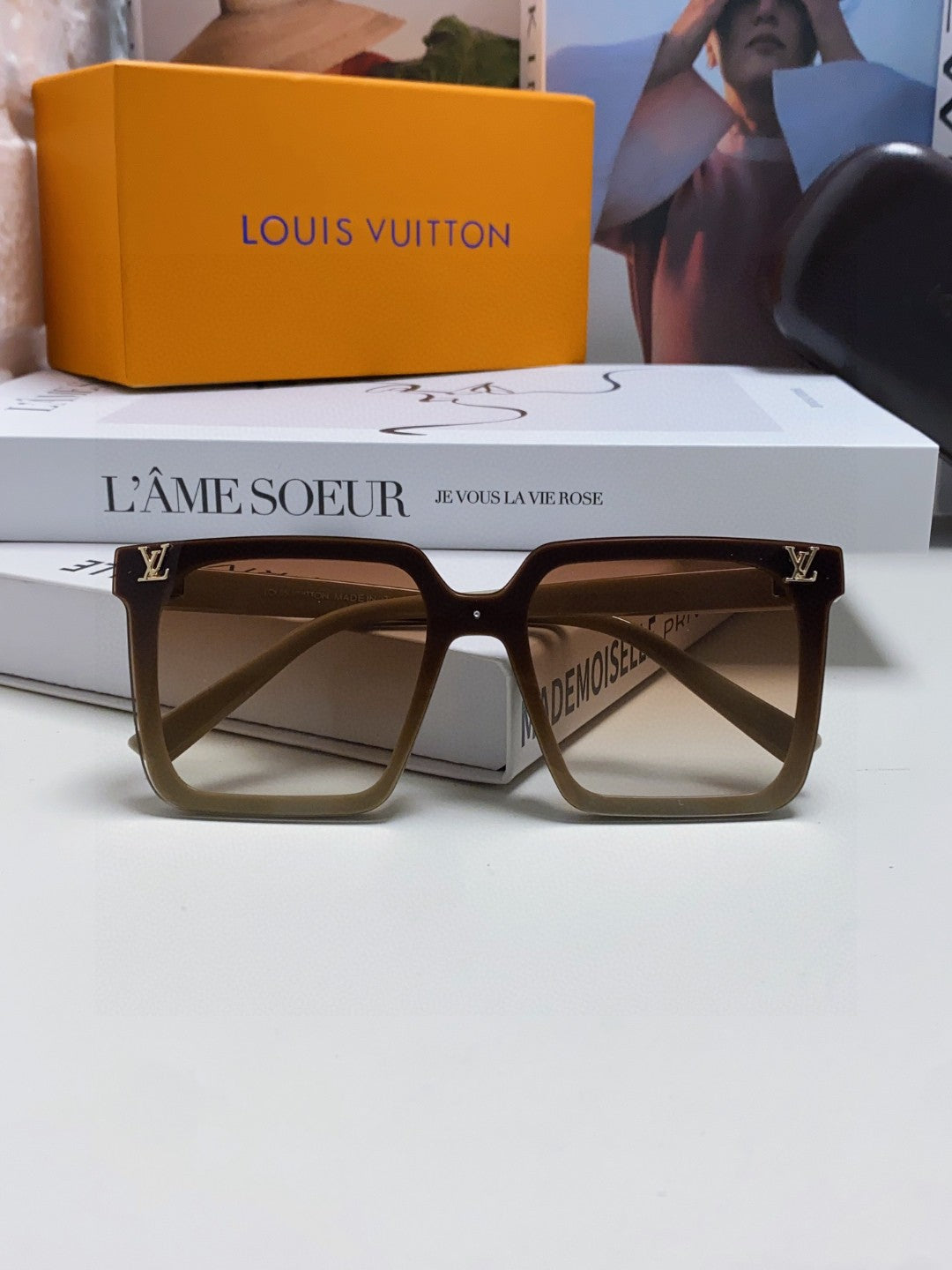 SQUARE SUNGLASS 581368 IN BEIGE ACETATE