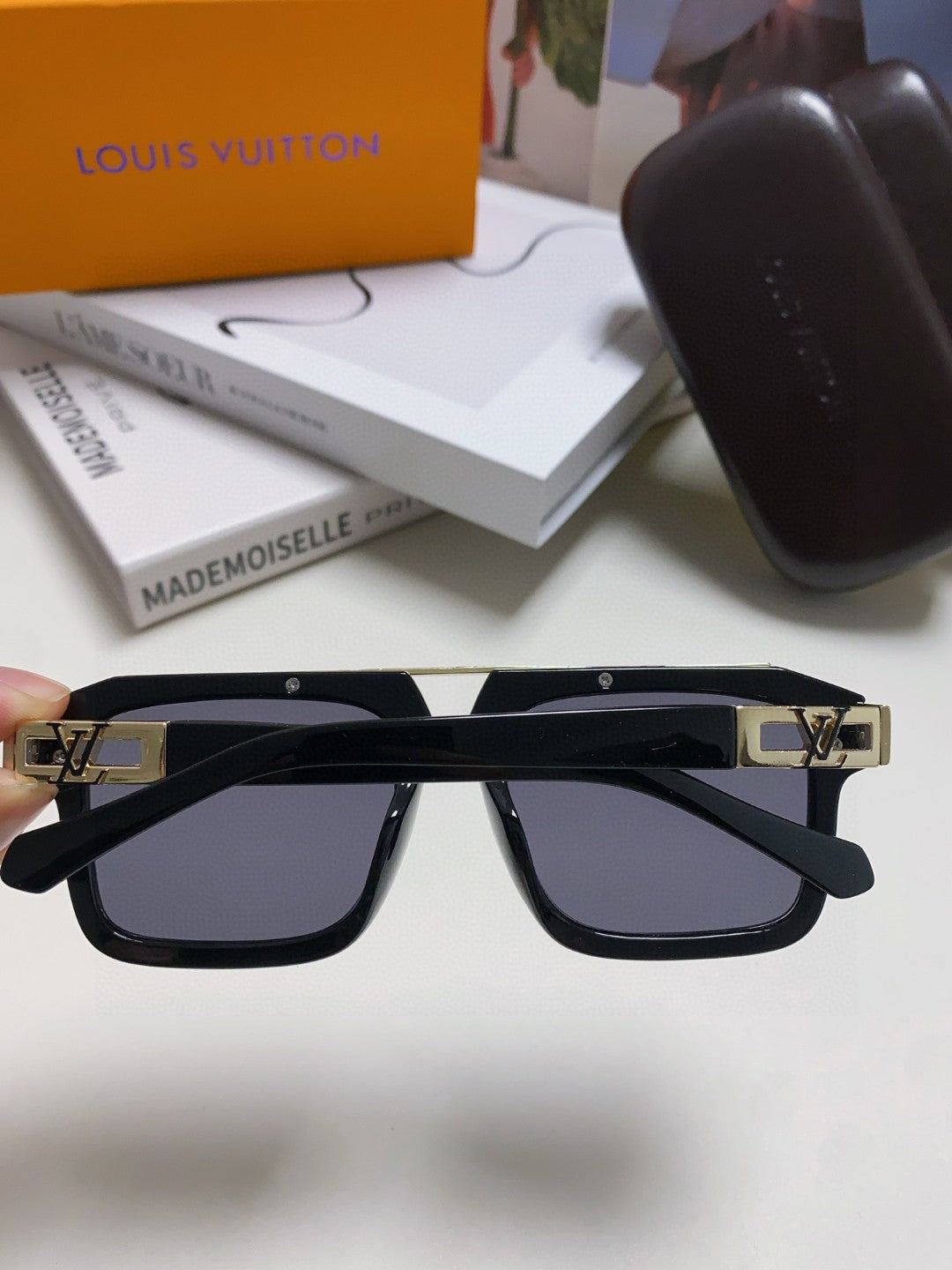 MASCOT PILOT SQUARE SUNGLASS 581378 IN BLACK ACETATE GOLD METAL