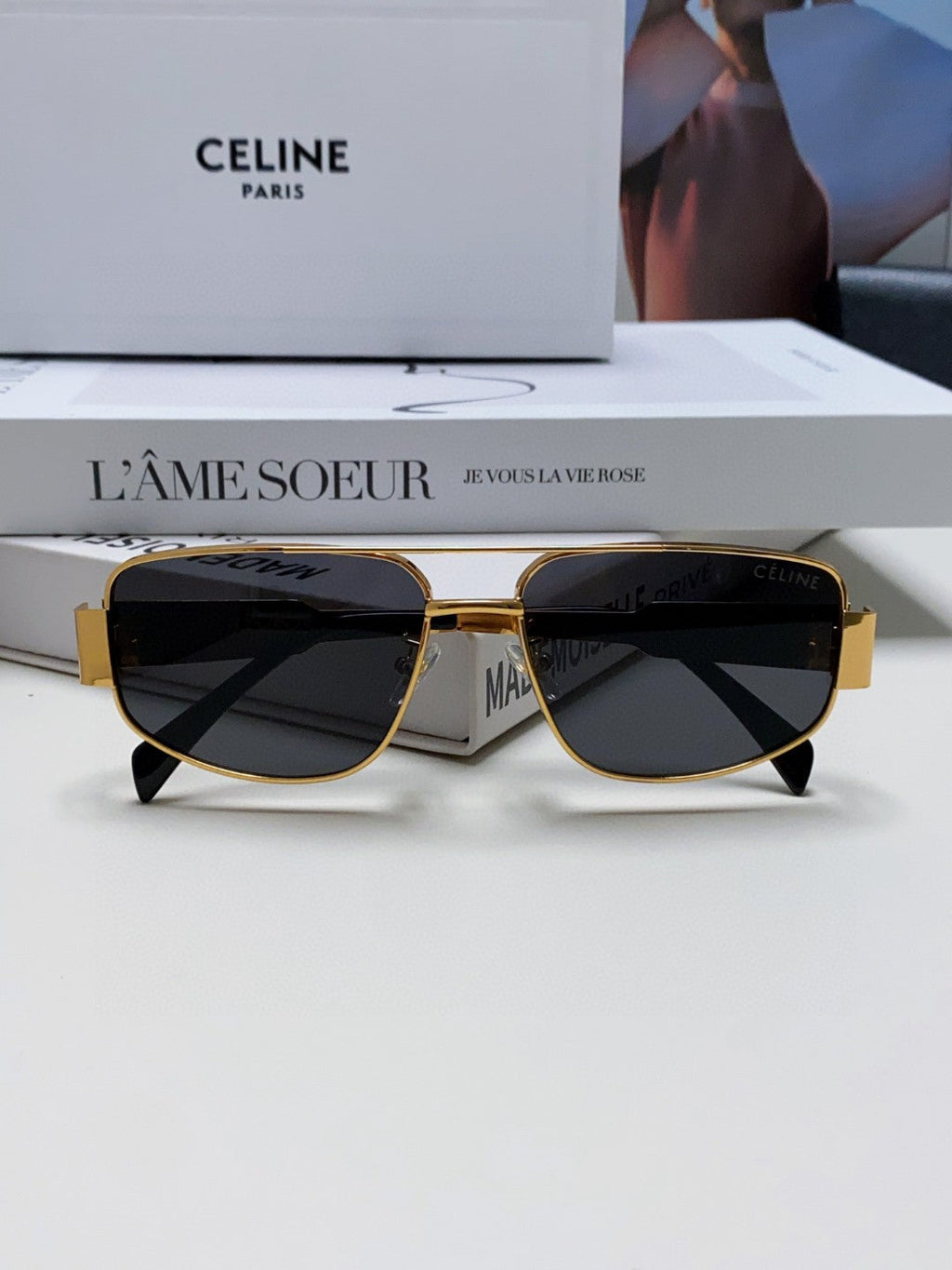 TRIOMPHE SUNGLASS 513000 IN GOLD METAL BLACK LENSES