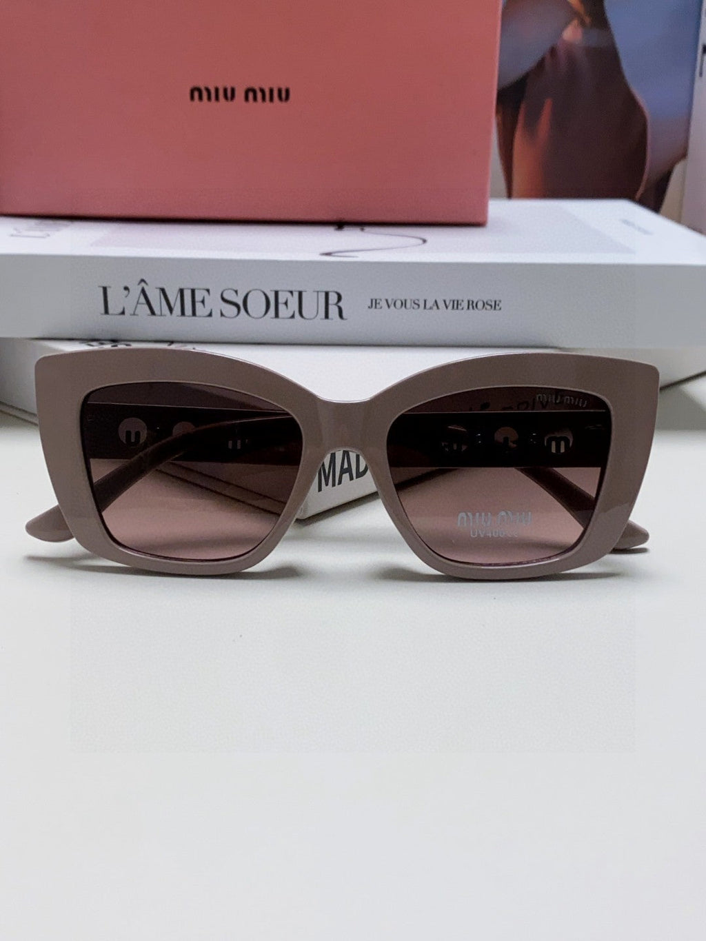 LOGO CAT EYE SUNGLASSES 513003 IN NUDE ACETATE
