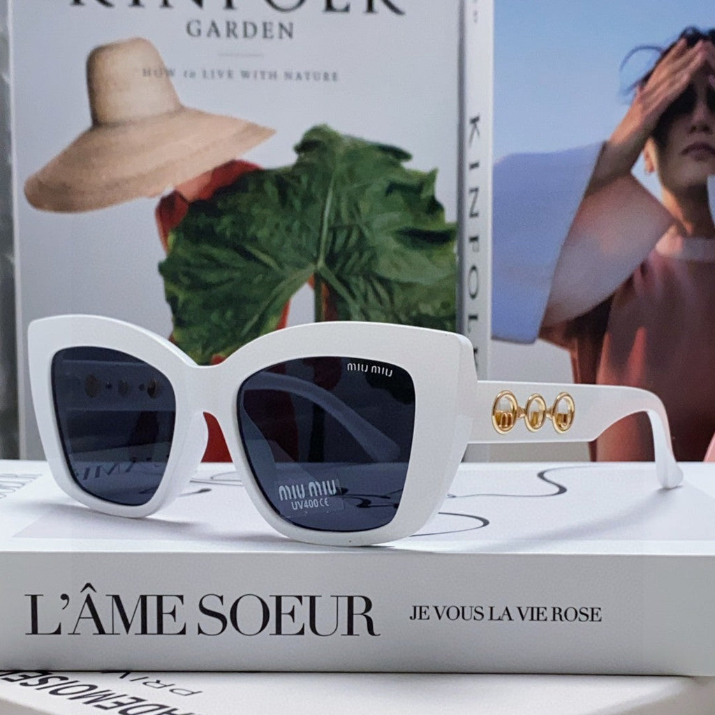 LOGO CAT EYE SUNGLASSES 513004 IN WHITE ACETATE