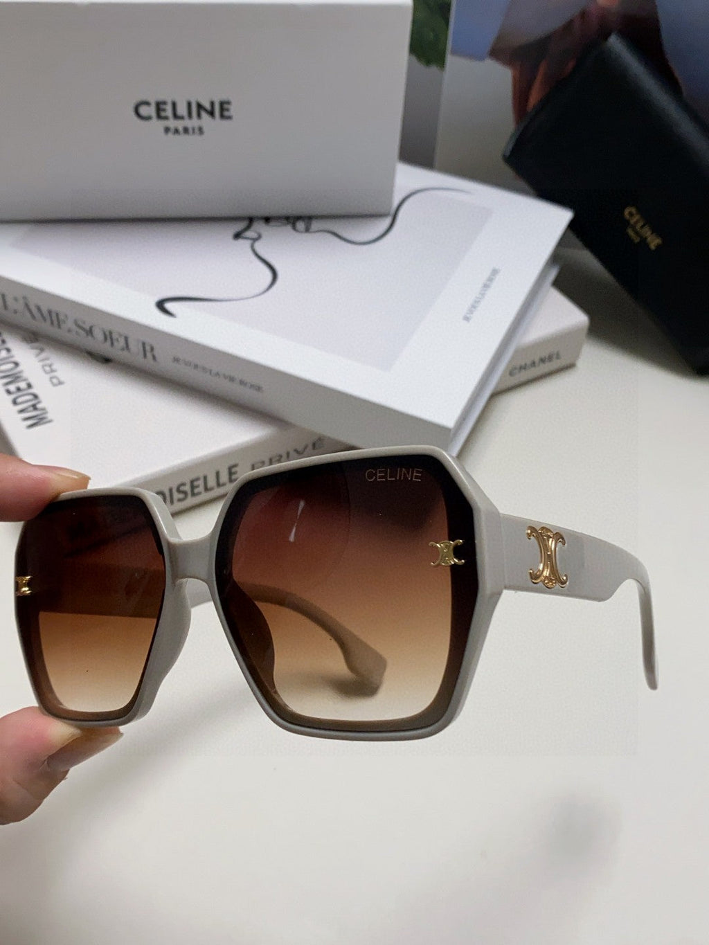 TRIOMPHE SUNGLASSES 552770 IN LIGHT GREY ACETATE