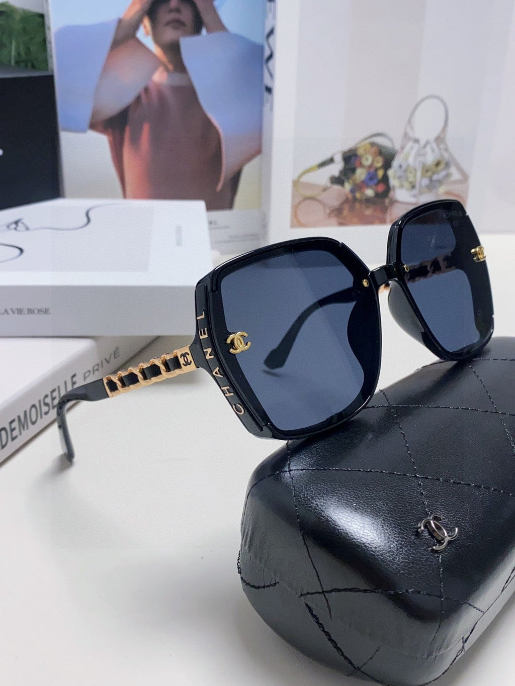 SQUARE SUNGLASSES 632876 IN BLACK ACETATE