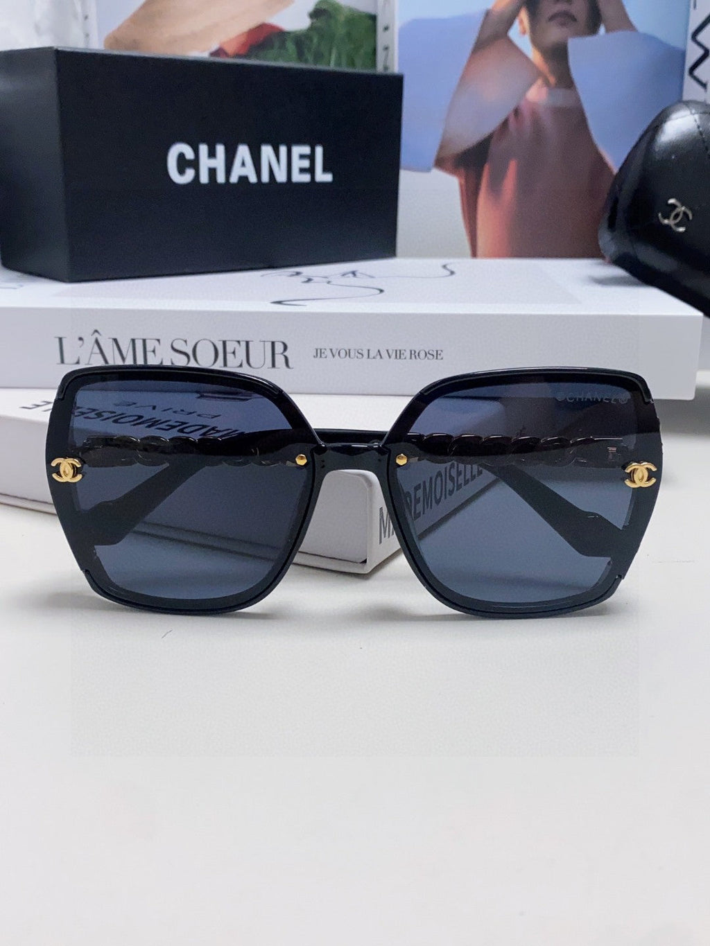 SQUARE SUNGLASSES 632876 IN BLACK ACETATE