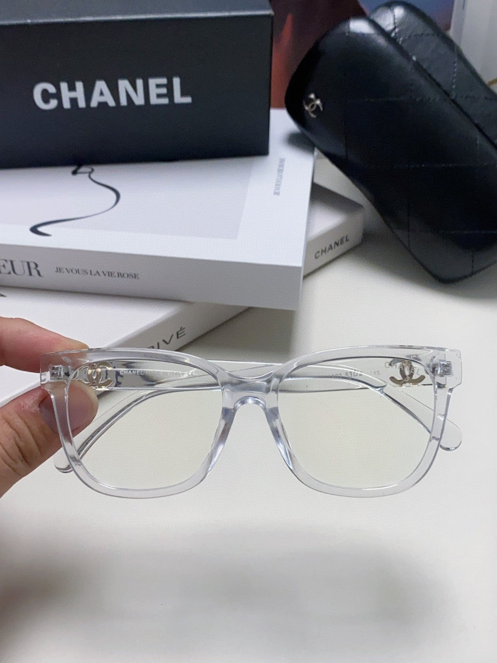 SQUARE SUNGLASSES 632887 IN CLEAR ACETATE