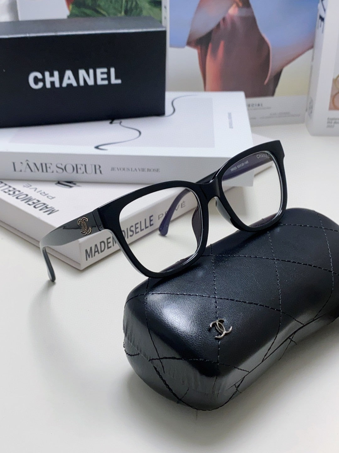 SQUARE SUNGLASSES 632890 IN BLACK ACETATE