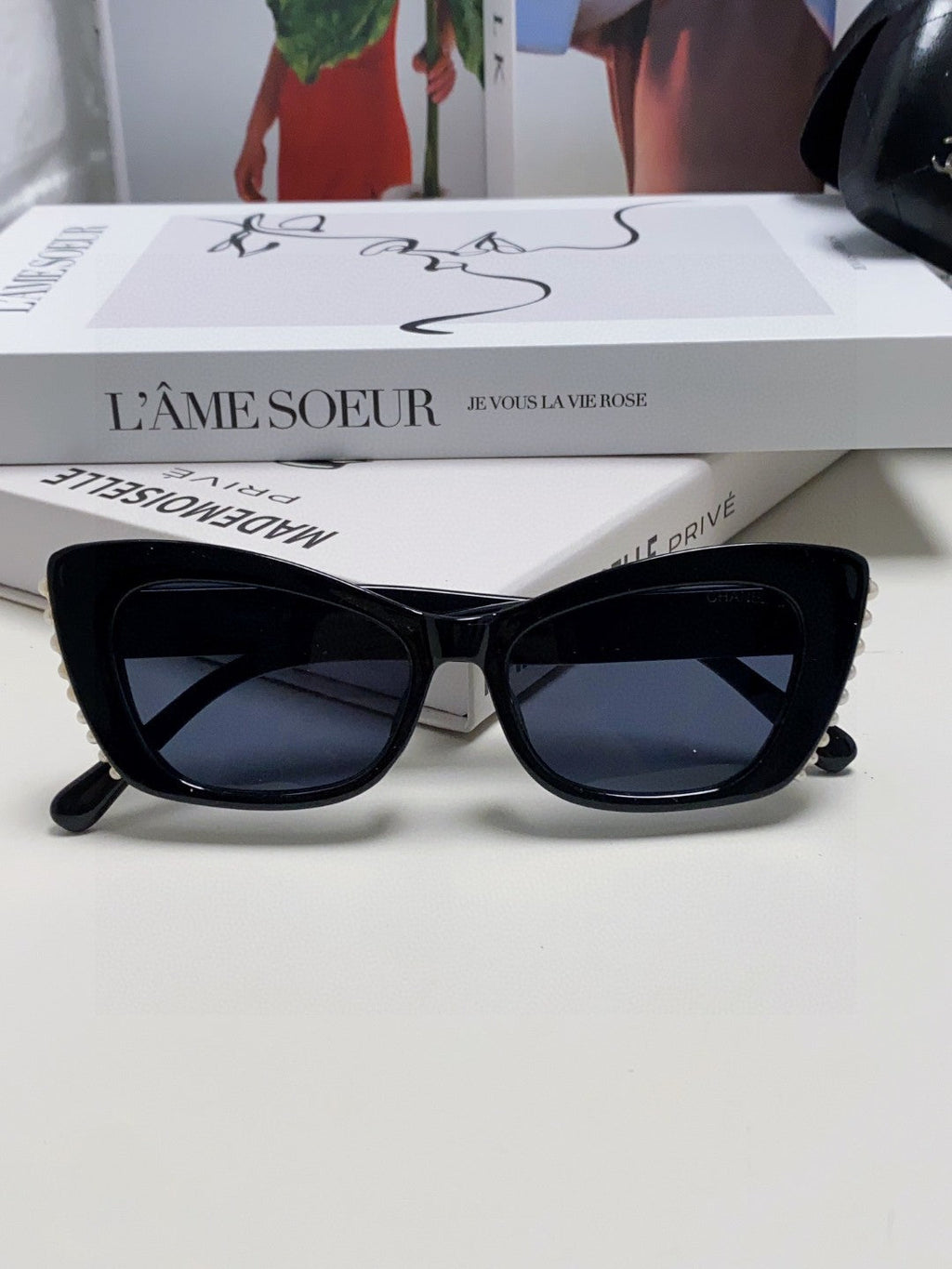 CAT EYE SUNGLASSES 632701 IN BLACK ACETATE EMBOSSED PEARL