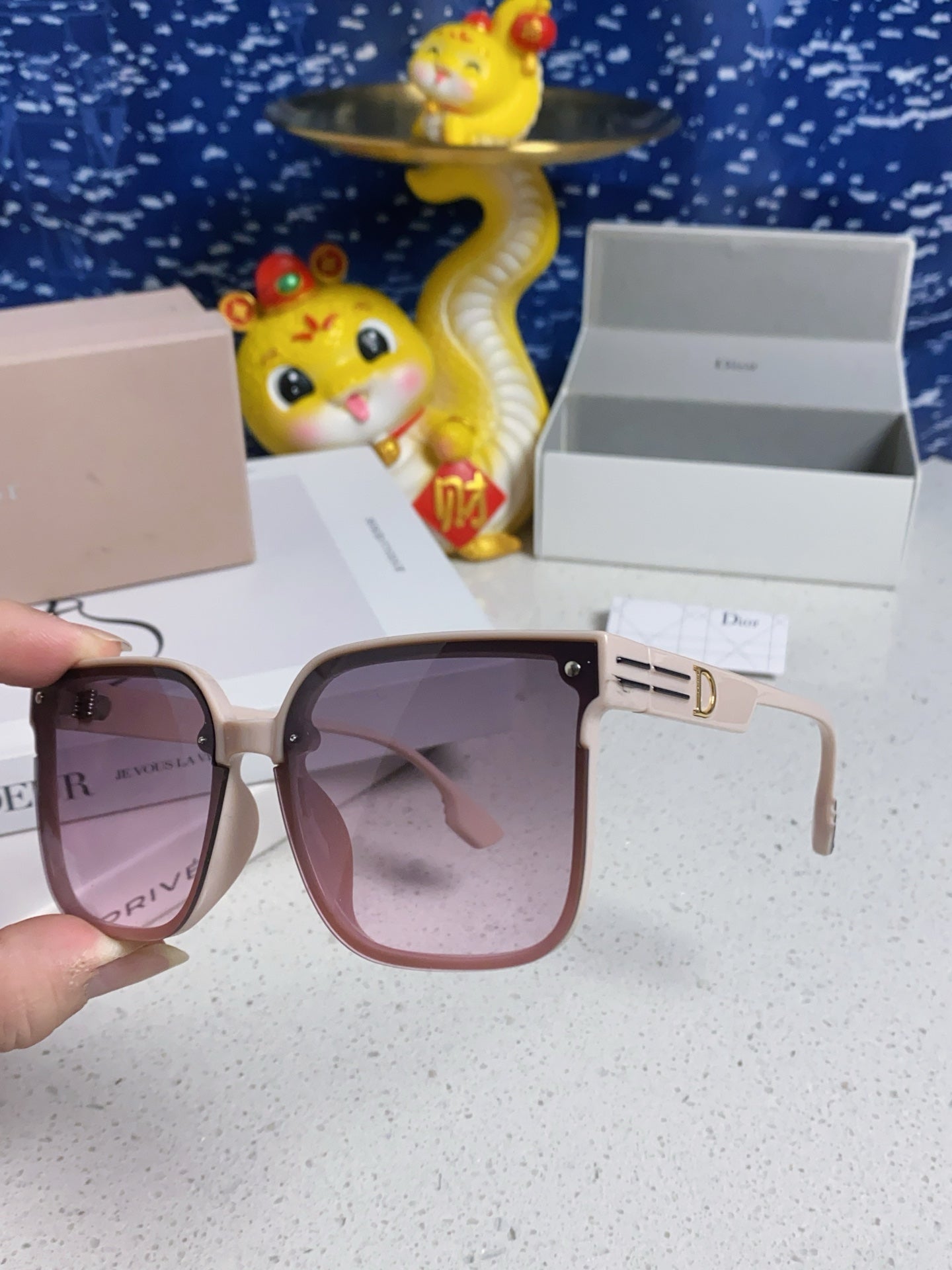 MONTAIGNE SUNGLASS 560859 IN BEIGE ACETATE PINK SMOKE LENSES