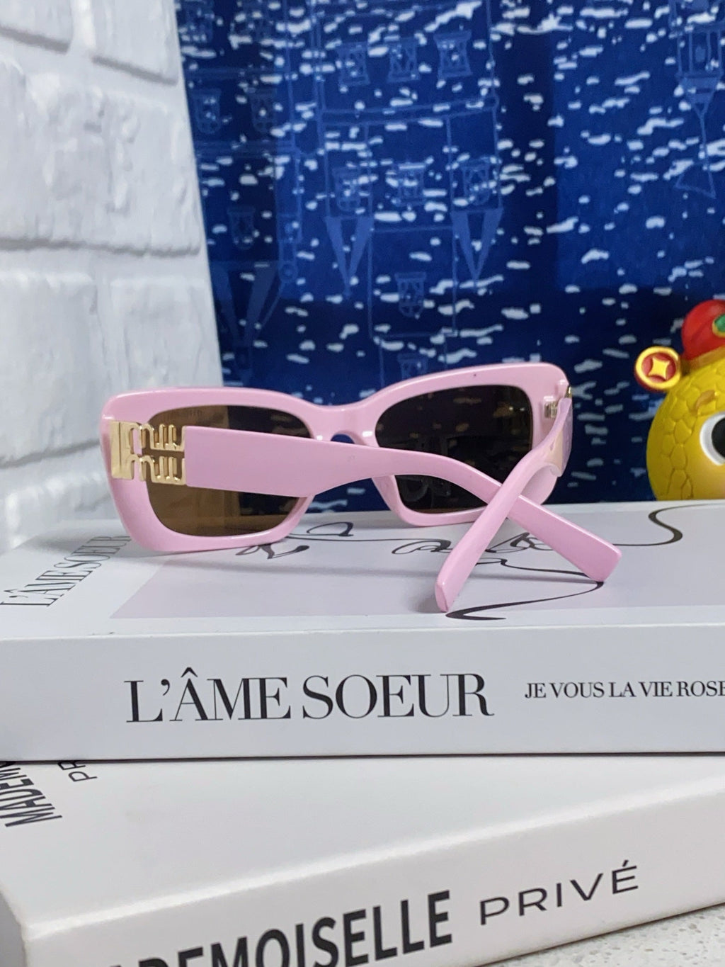 GLIMPSE SUNGLASSES 558345 IN PINK ACETATE GOLD EMBOSSED LOGO