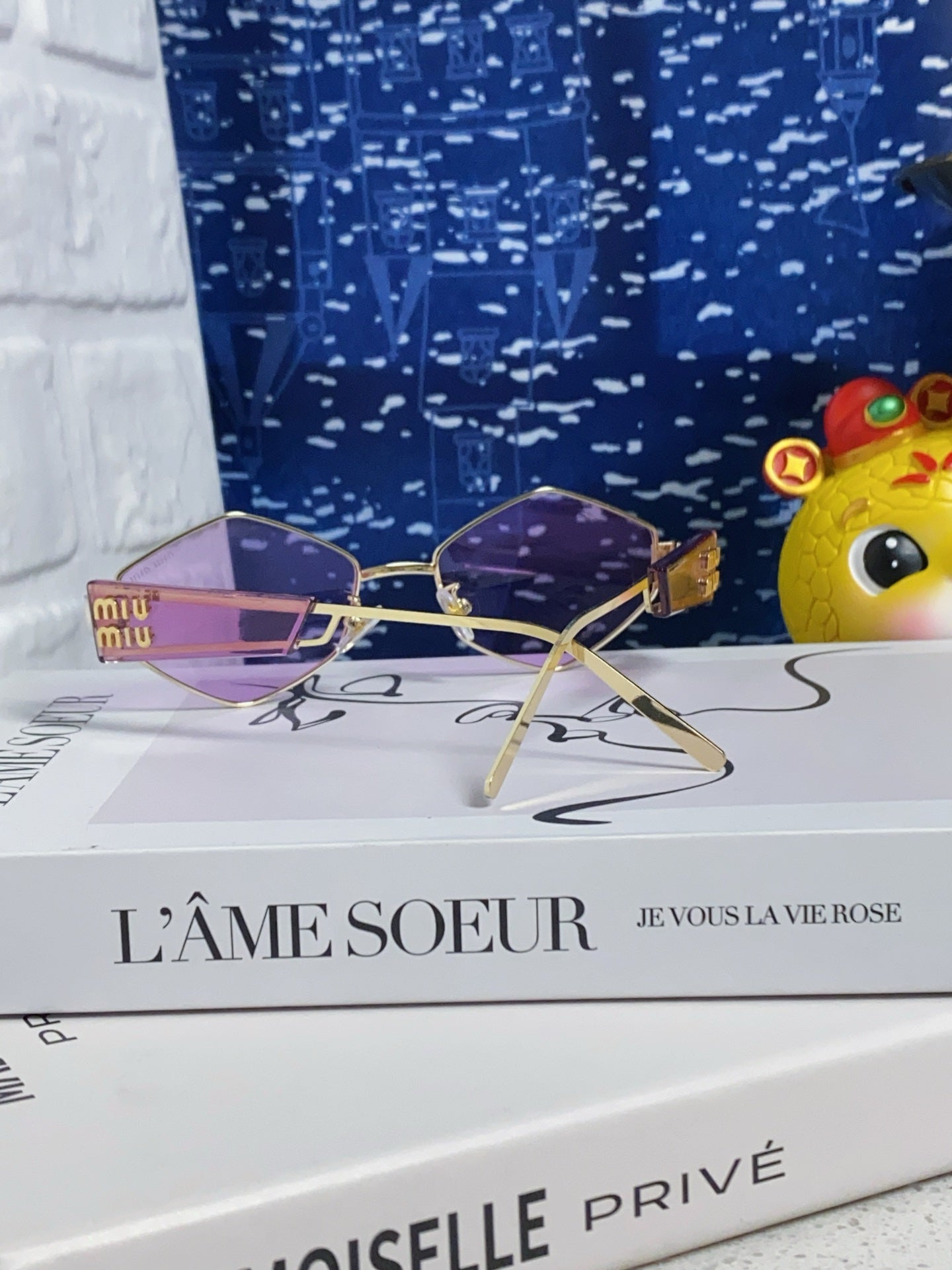 LOGO SUNGLASSES 560863 IN PURPLE CLEAR ACETATE GOLD METAL