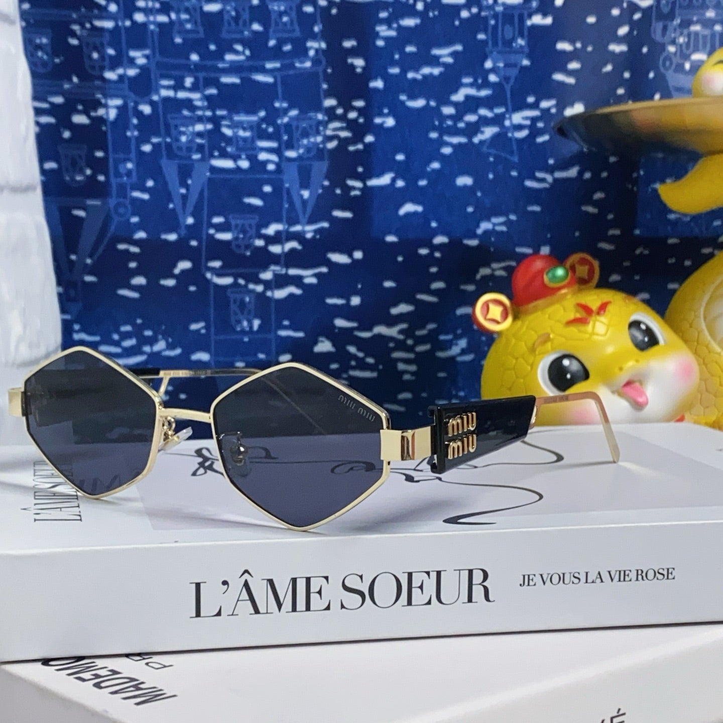 LOGO SUNGLASSES 560866 IN GOLD METAL BLACK LENS