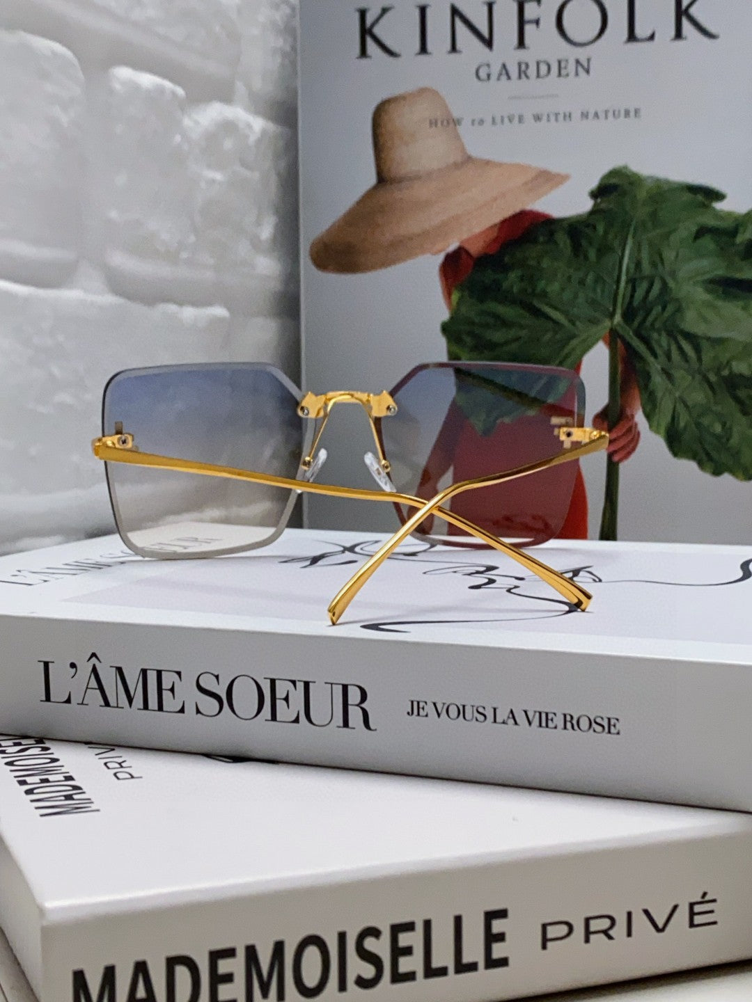 FIRST CRYSTAL SQUARE FRAME SUNGLASSES FE4082US IN METAL