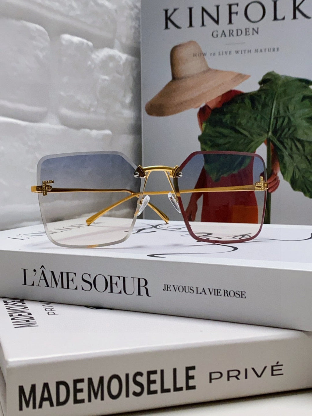 FIRST CRYSTAL SQUARE FRAME SUNGLASSES FE4082US IN METAL