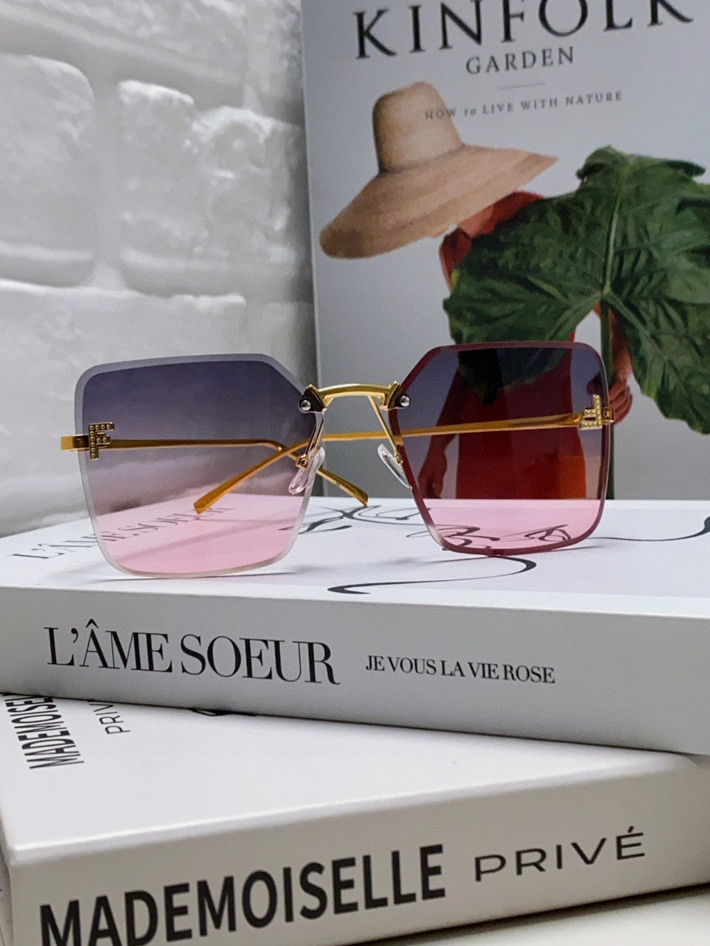 FIRST CRYSTAL SQUARE FRAME SUNGLASSES FE4082US IN METAL