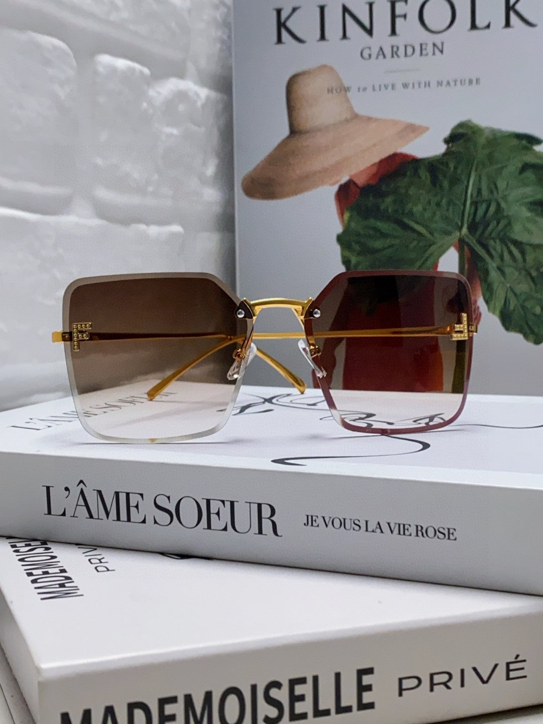 FIRST CRYSTAL SQUARE FRAME SUNGLASSES FE4082US IN METAL