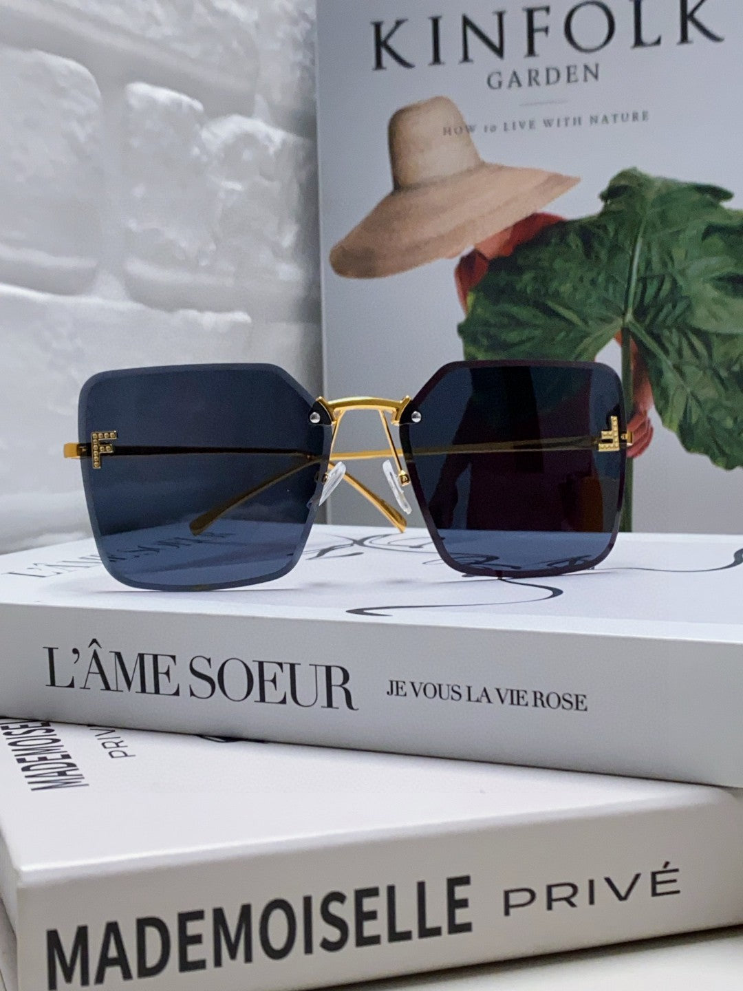 FIRST CRYSTAL SQUARE FRAME SUNGLASSES FE4082US IN METAL