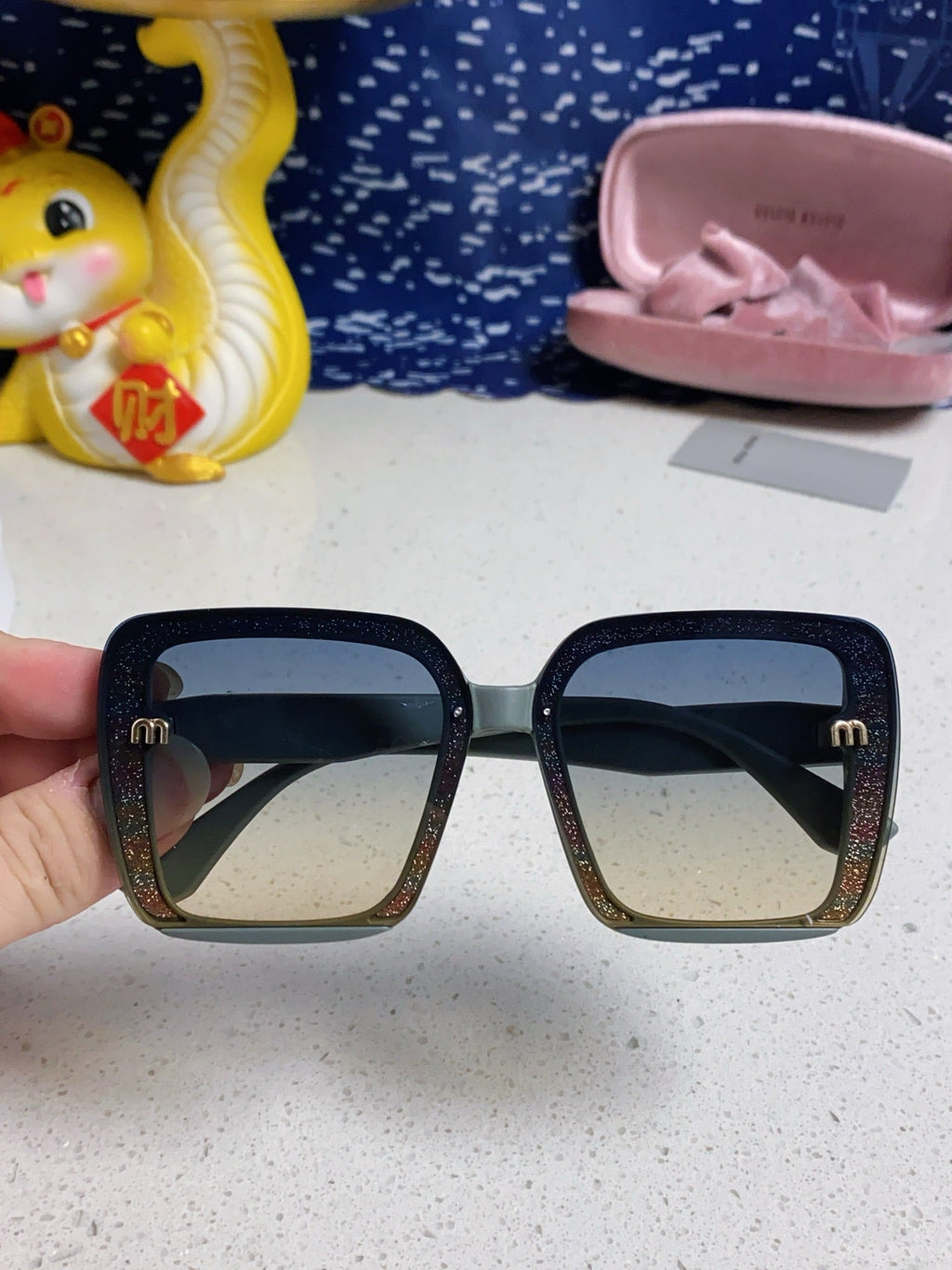 RUNWAY SQUARE SUNGLASSES 563197 IN TAN BLUE ACETATE