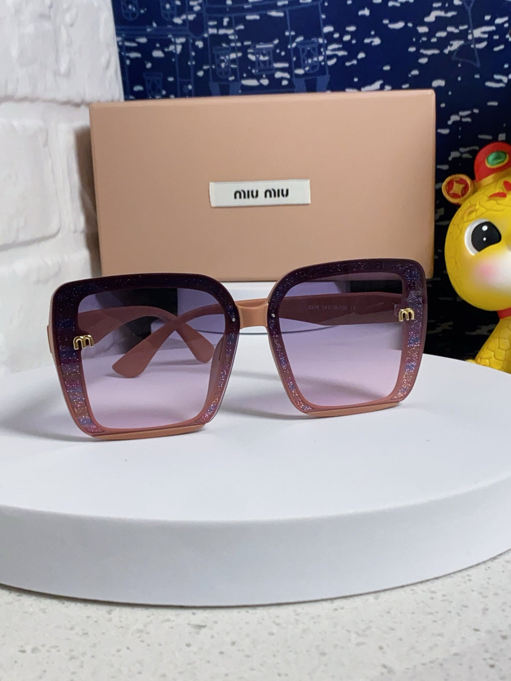 RUNWAY SQUARE SUNGLASSES 563198 IN TAN ROSE ACETATE
