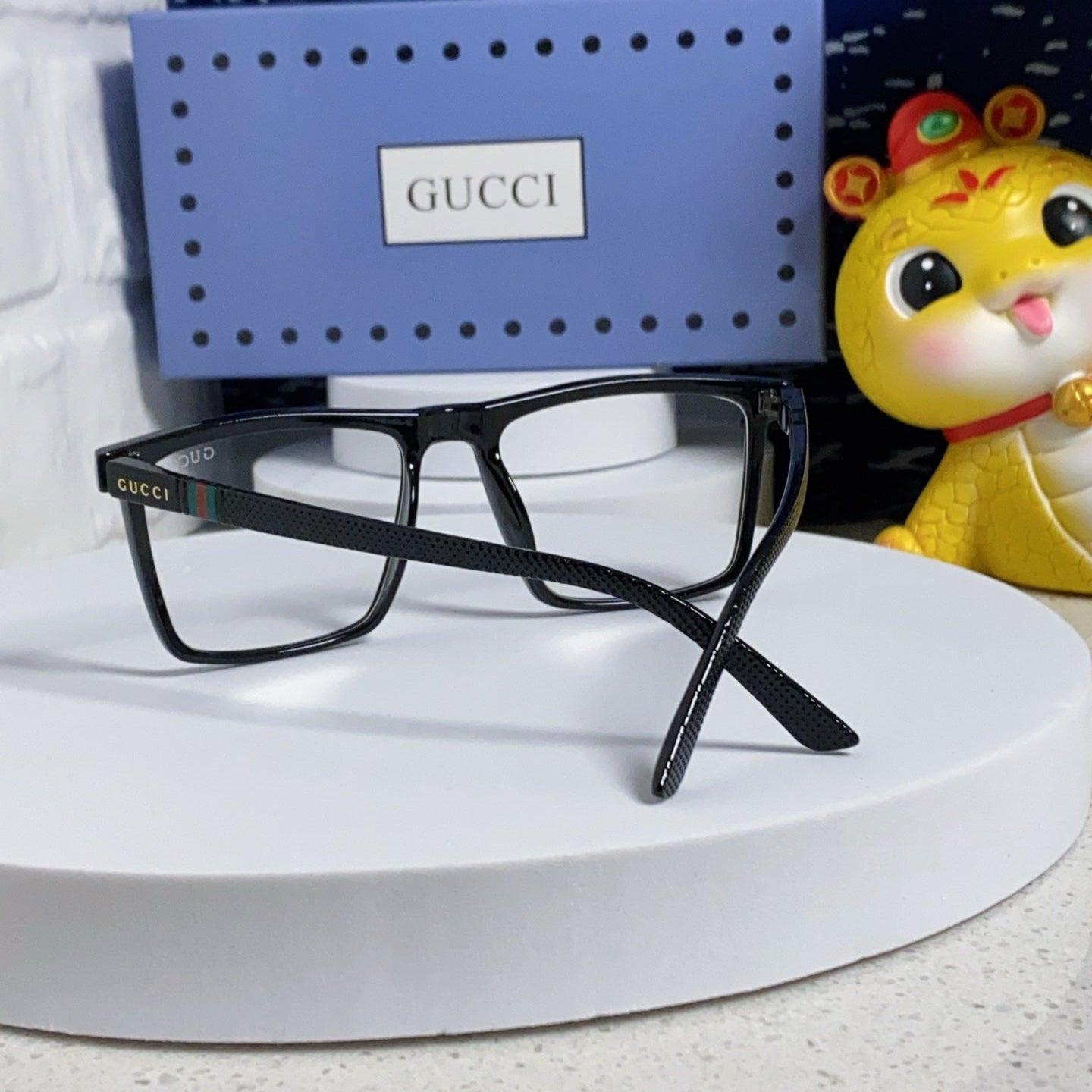 RECTANGULAR FRAME SUNGLASSES 563257 IN ACETATE