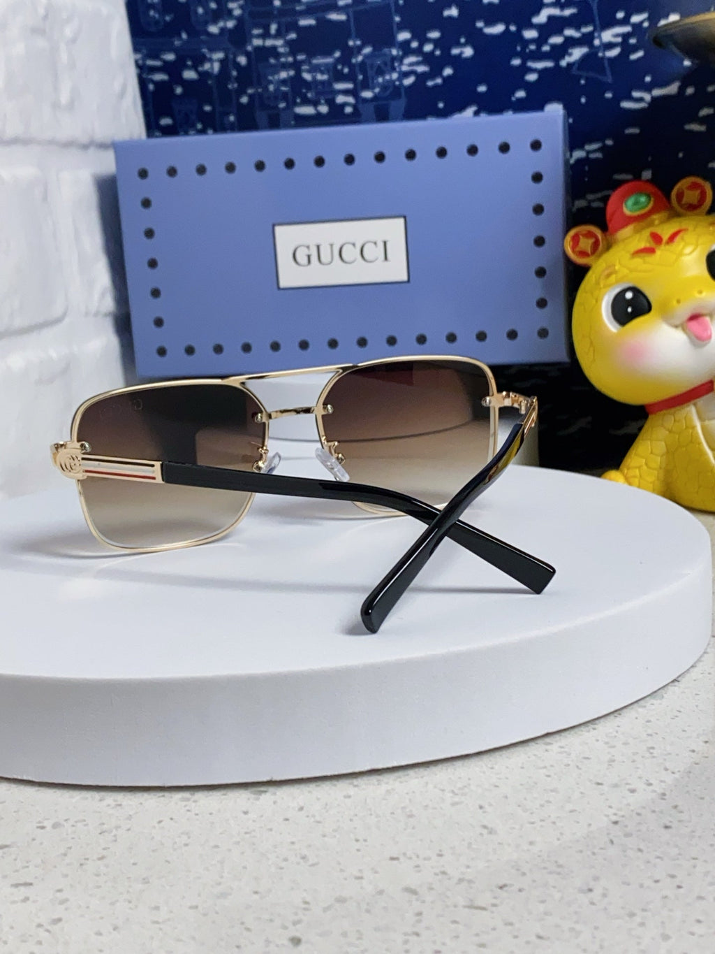 SQUARE FRAME SUNGLASSES 563175 IN METAL