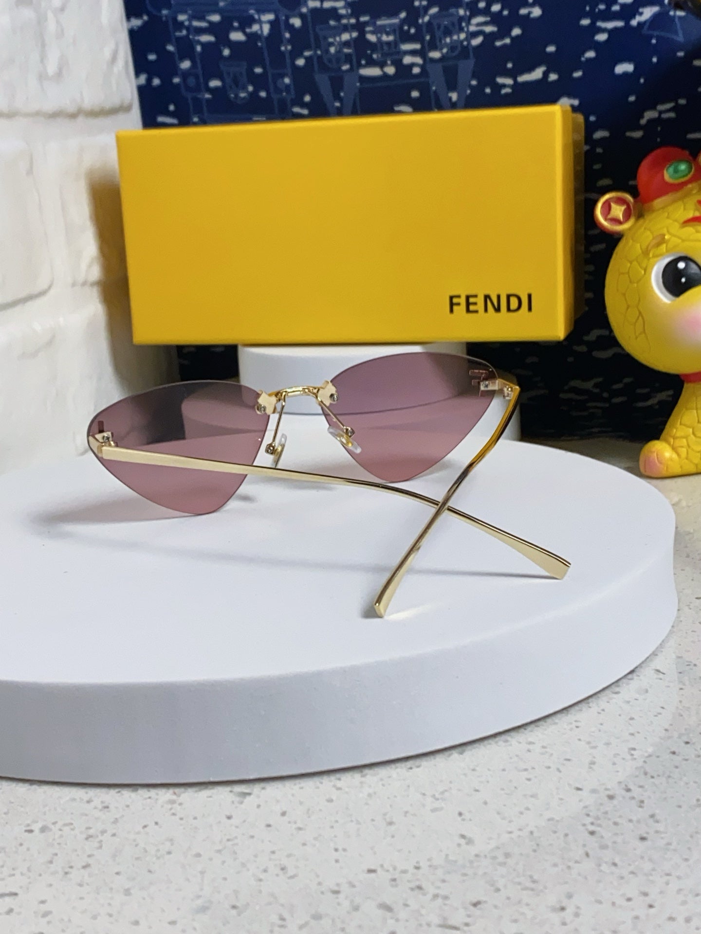 SKY RIMLESS TRIANGLE FRAME SUNGLASSES 566724 IN METAL