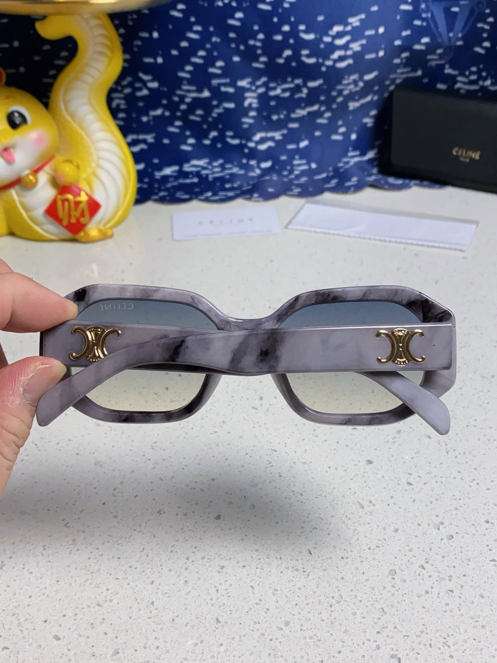 TRIOMPHE SQUARE SUNGLASS 566740 IN MARBLED EFFECT ACETATE