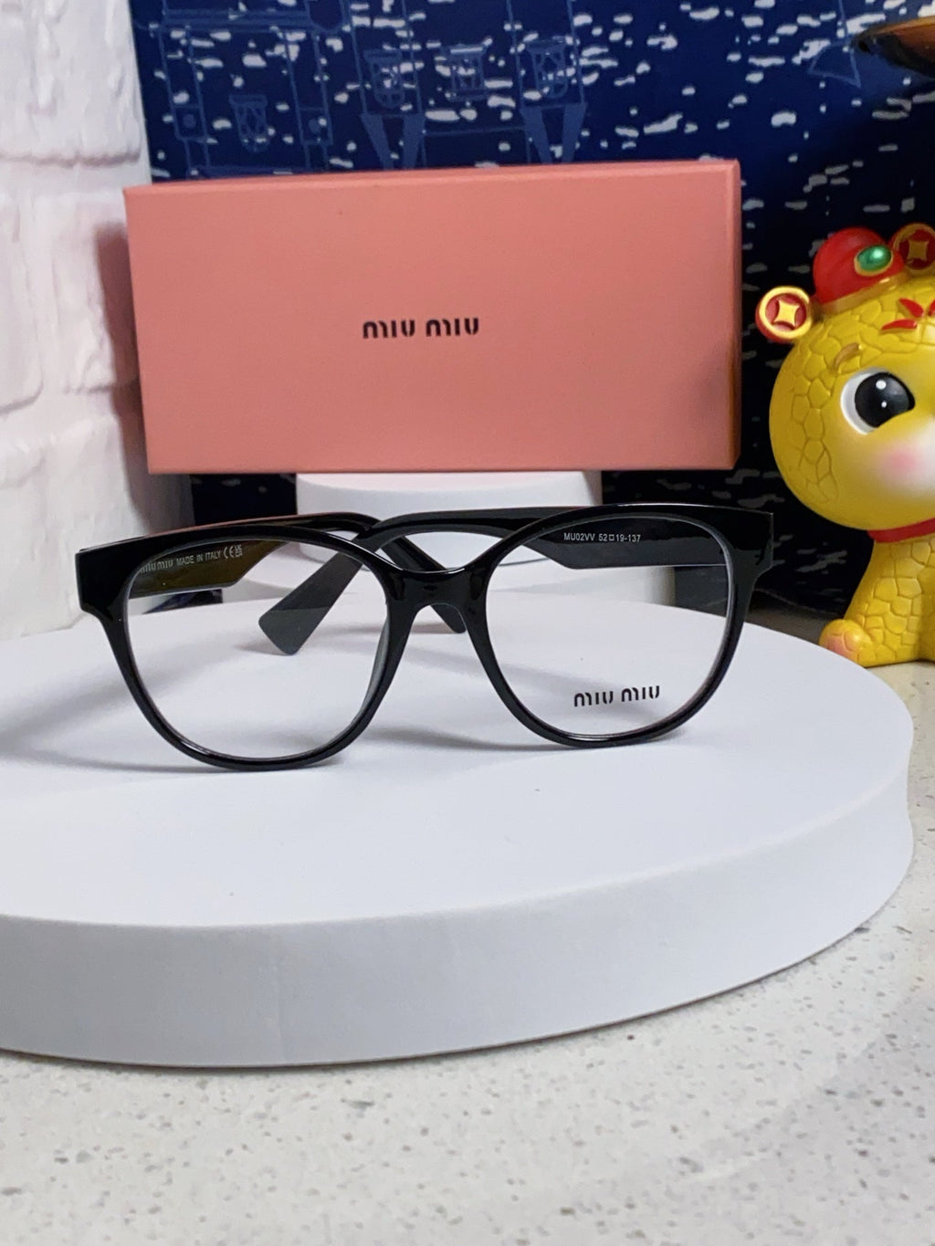 RUNWAY SUNGLASSES 567509 IN BLACK ACETATE BLACK LOGO