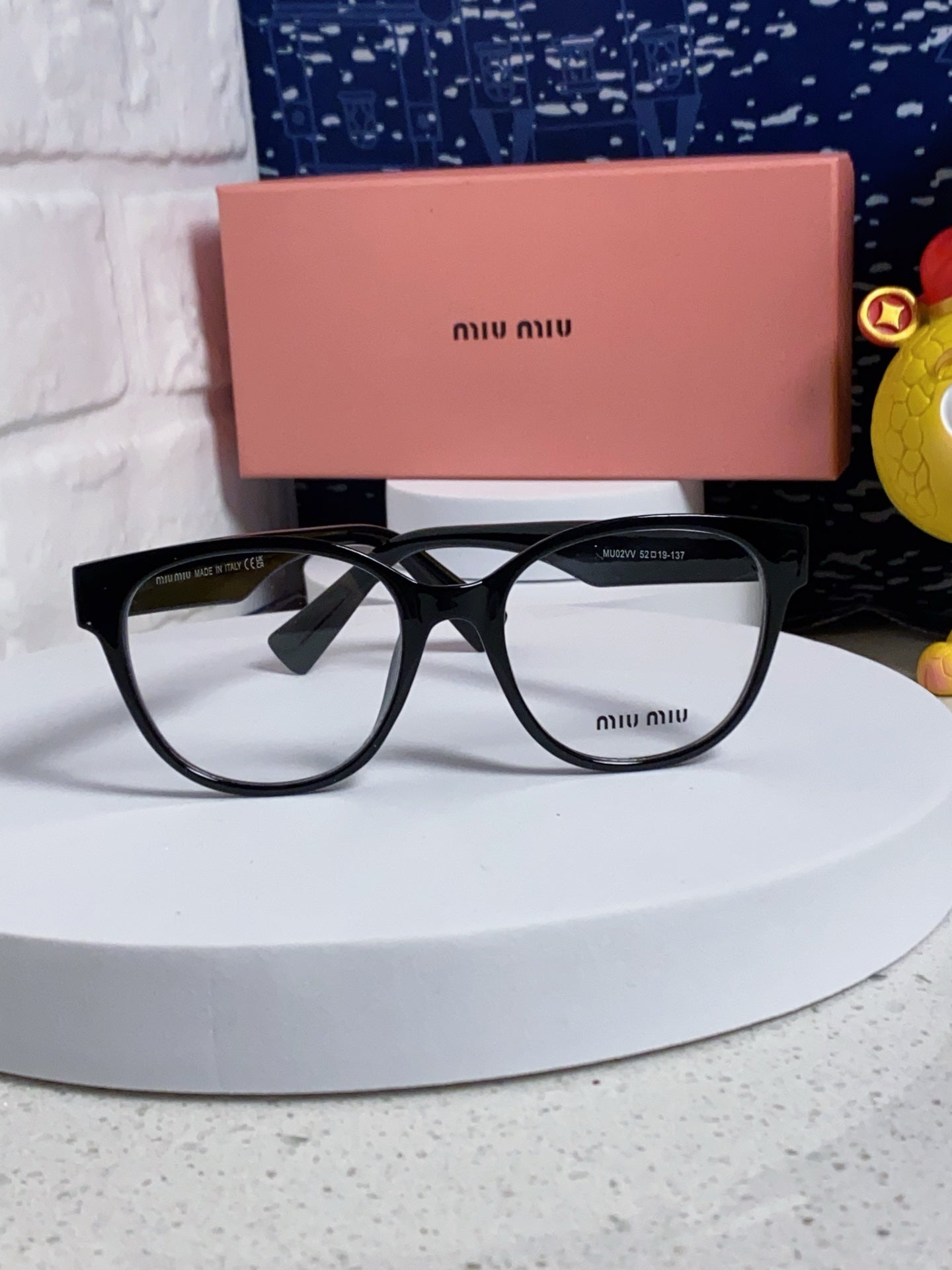 RUNWAY SUNGLASSES 567507 IN BLACK ACETATE SILVER LOGO