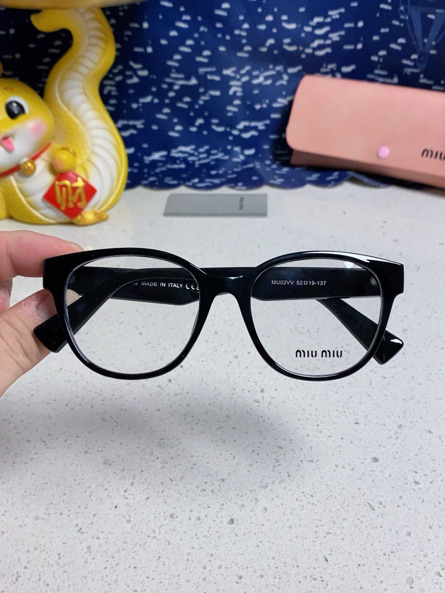 RUNWAY SUNGLASSES 567507 IN BLACK ACETATE SILVER LOGO