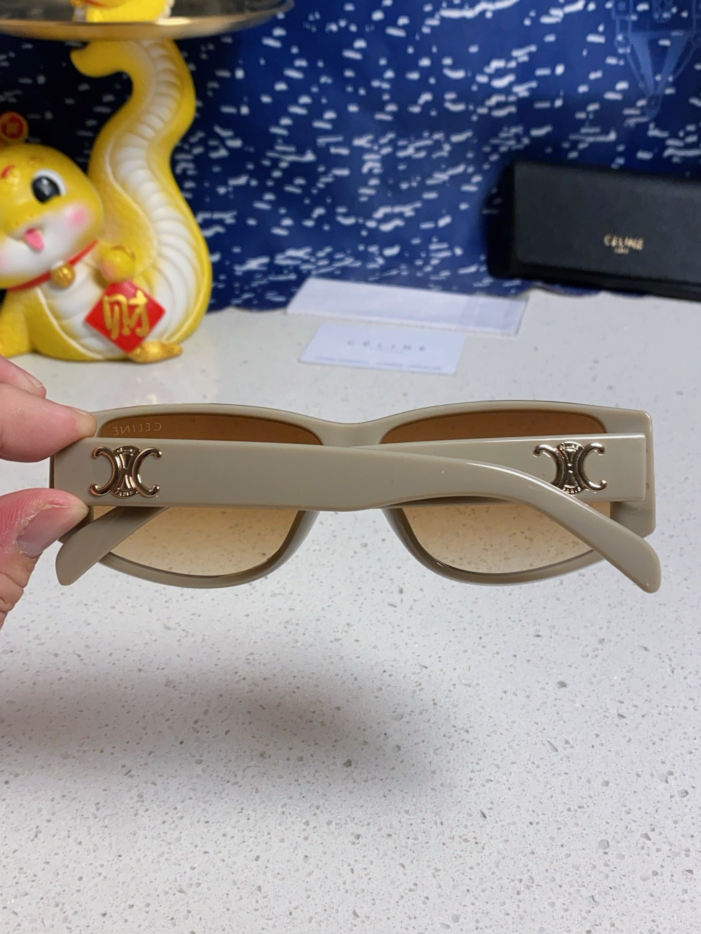 TRIOMPHE SUNGLASS 533218 IN IVORY ACETATE CAMEL LENSES
