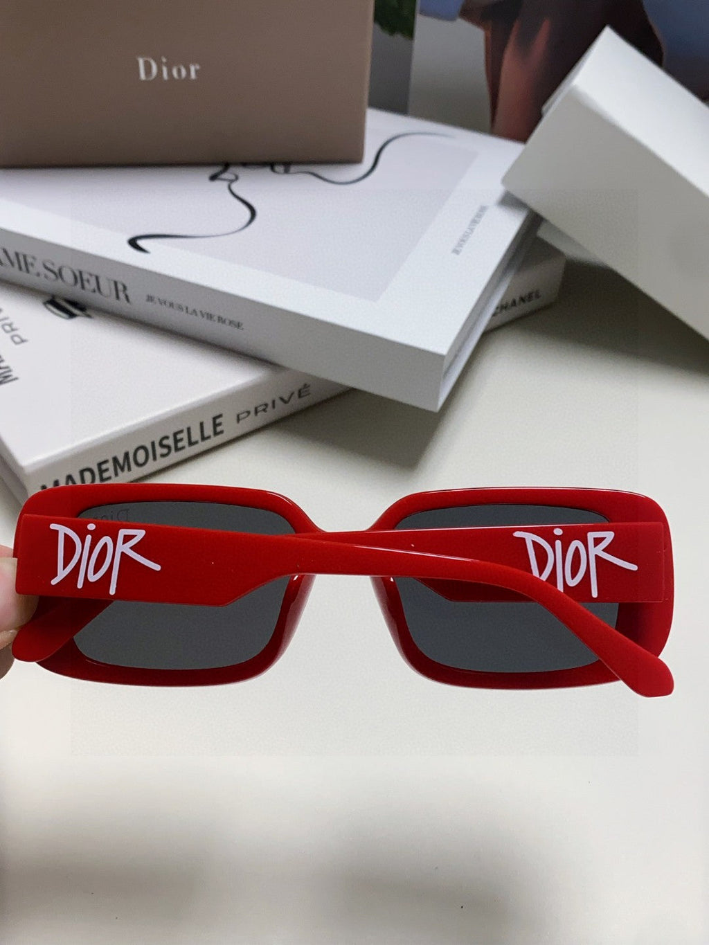 MONTAIGNE SUNGLASS 571592 IN RED ACETATE TEXT LOGO