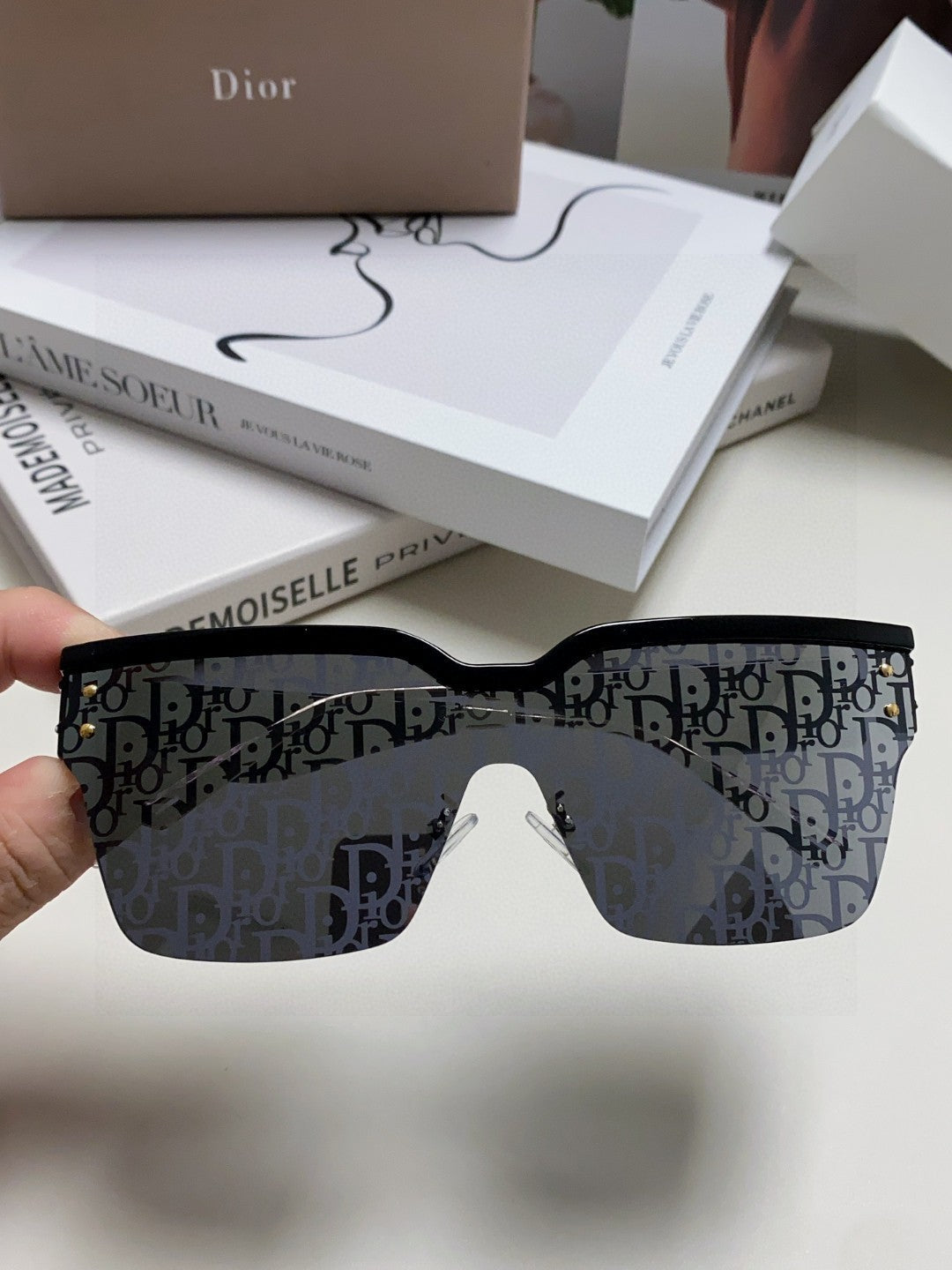 OBLIQUE SUNGLASS 571598 IN BLACK ACETATE