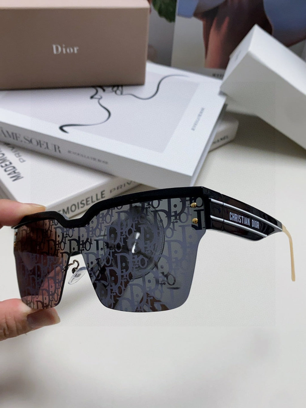 OBLIQUE SUNGLASS 571598 IN BLACK ACETATE