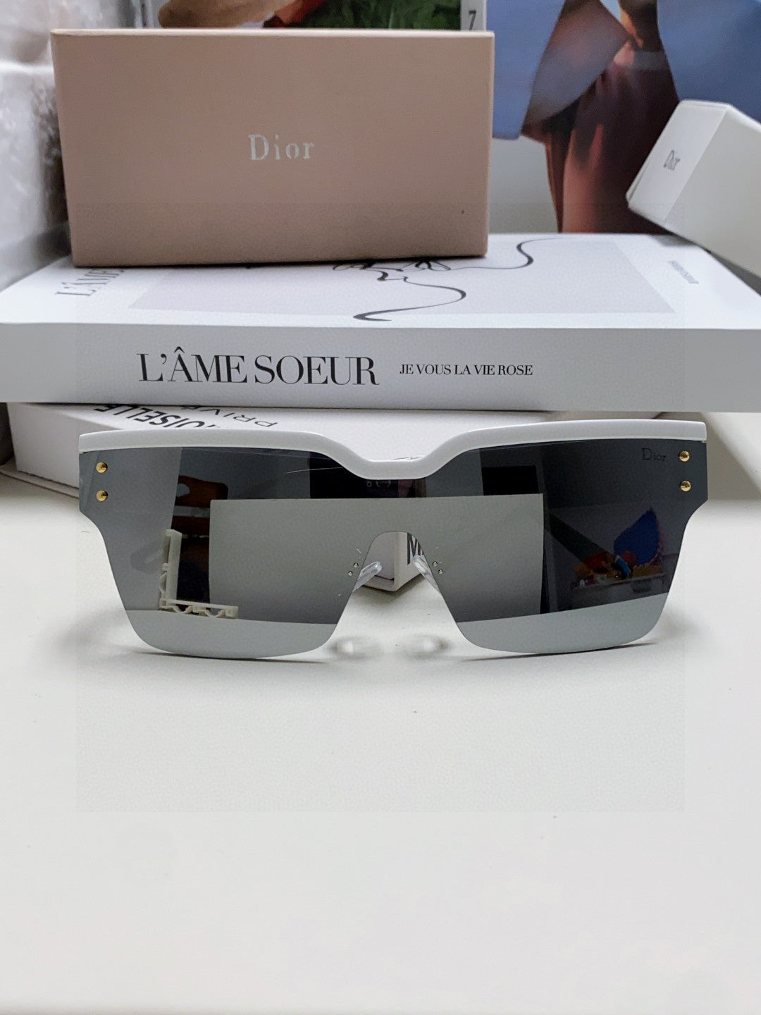 OBLIQUE SUNGLASS 571600 IN WHITE METAL BLACK MIRROR LENSES