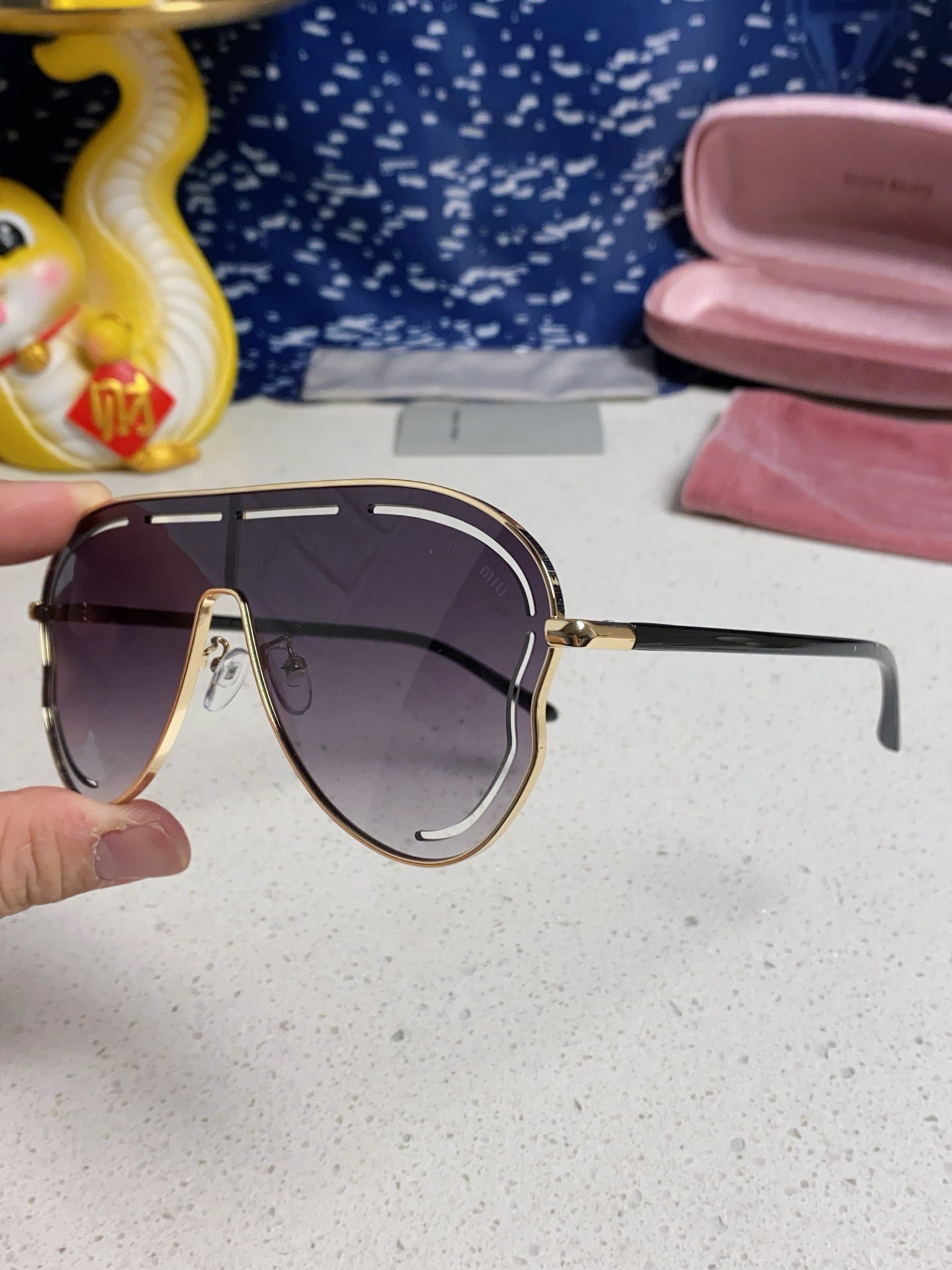 RUNWAY SUNGLASSES 571639 IN GOLD METAL GREY SMOKE LENSES