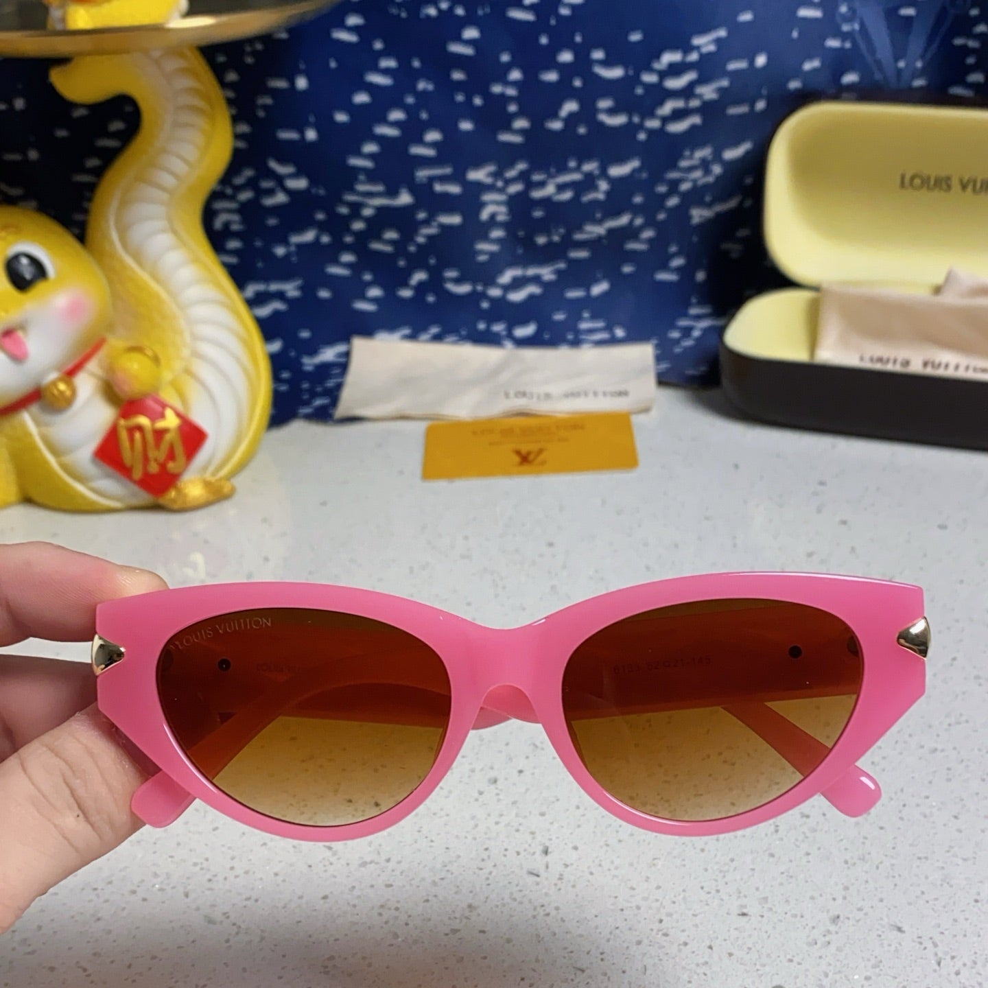 CAT EYE SUNGLASSES 576881 IN PINK AND GOLD ACETATE