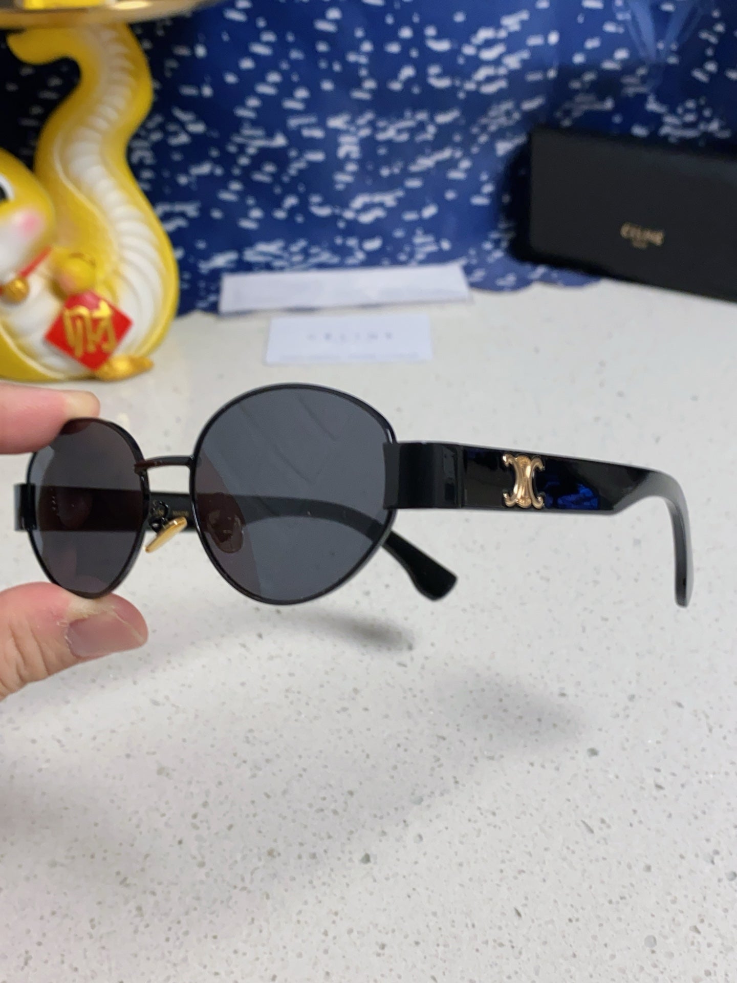 TRIOMPHE SUNGLASS 538534 IN BLACK ACETATE