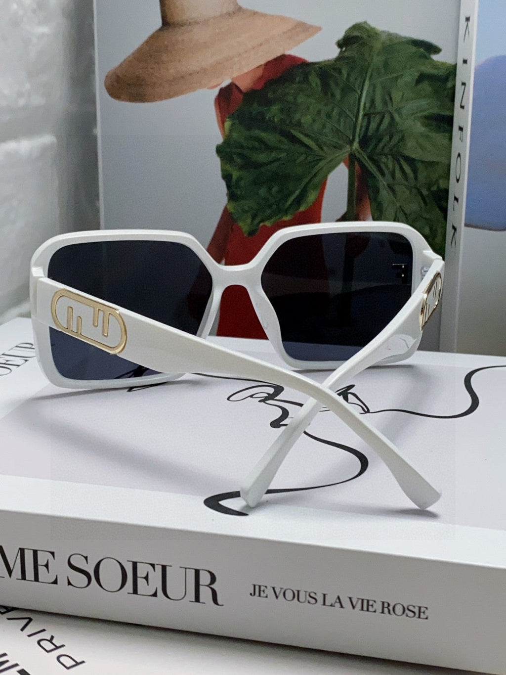 EMBOSSED LOGO FF DIAMONDS SQUARE FRAME SUNGLASSES 575798 IN ACETATE