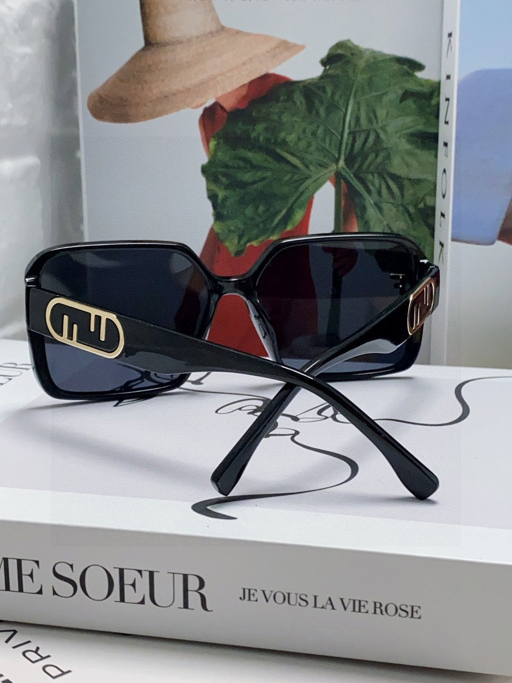 EMBOSSED LOGO FF DIAMONDS SQUARE FRAME SUNGLASSES 575798 IN ACETATE