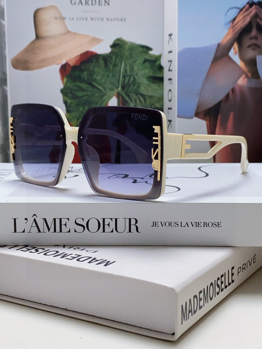 FF DIAMONDS SQUARE FRAME SUNGLASSES 575802 IN ACETATE