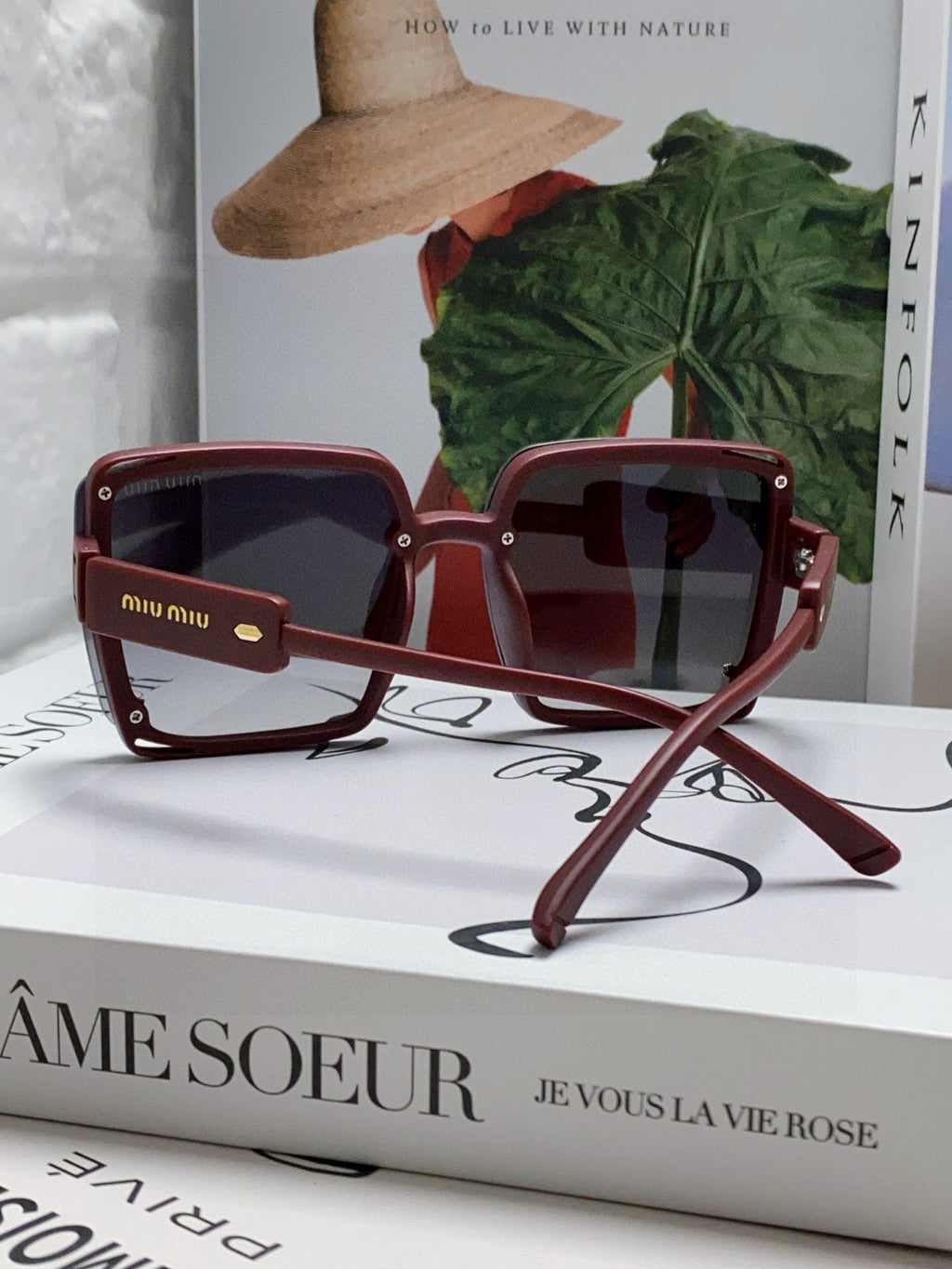 RUNWAY SQUARE SUNGLASSES 576823 IN ACETATE