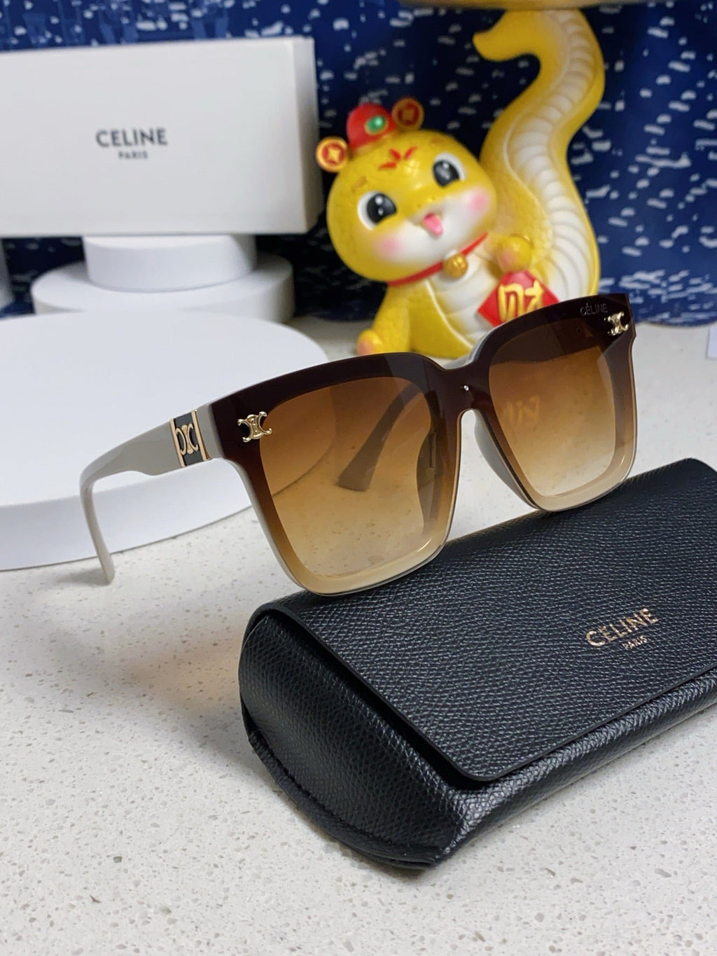 TRIOMPHE SUNGLASSES 548633 IN IVORY ACETATE