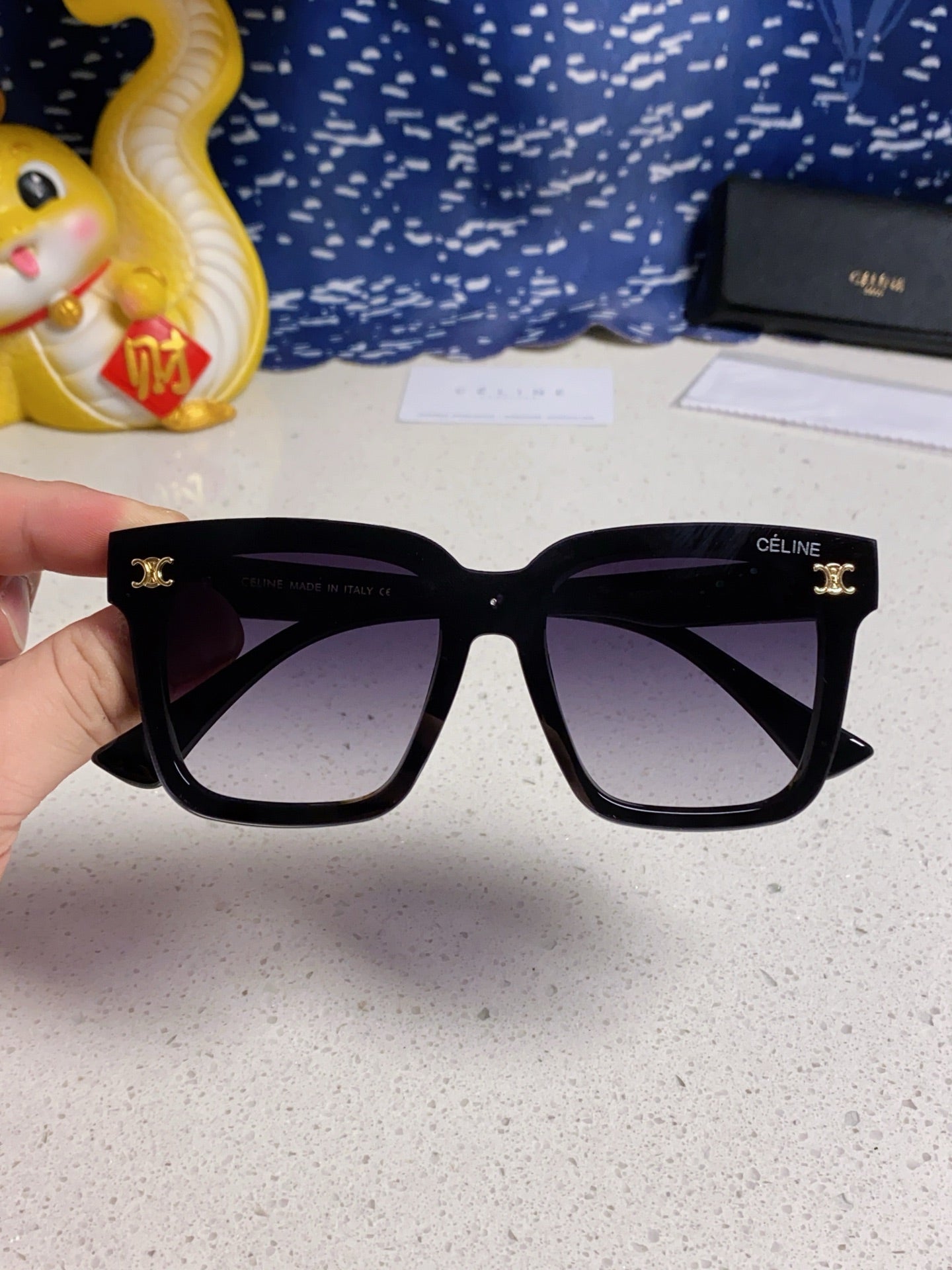 TRIOMPHE SUNGLASSES 548636 IN BLACK ACETATE GRADIENT SMOKE LENSES