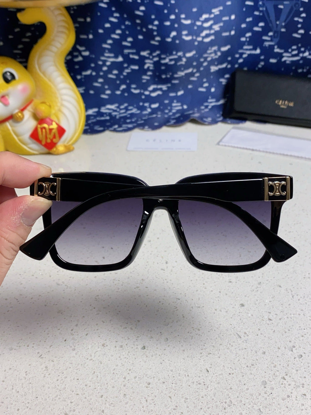 TRIOMPHE SUNGLASSES 548636 IN BLACK ACETATE GRADIENT SMOKE LENSES