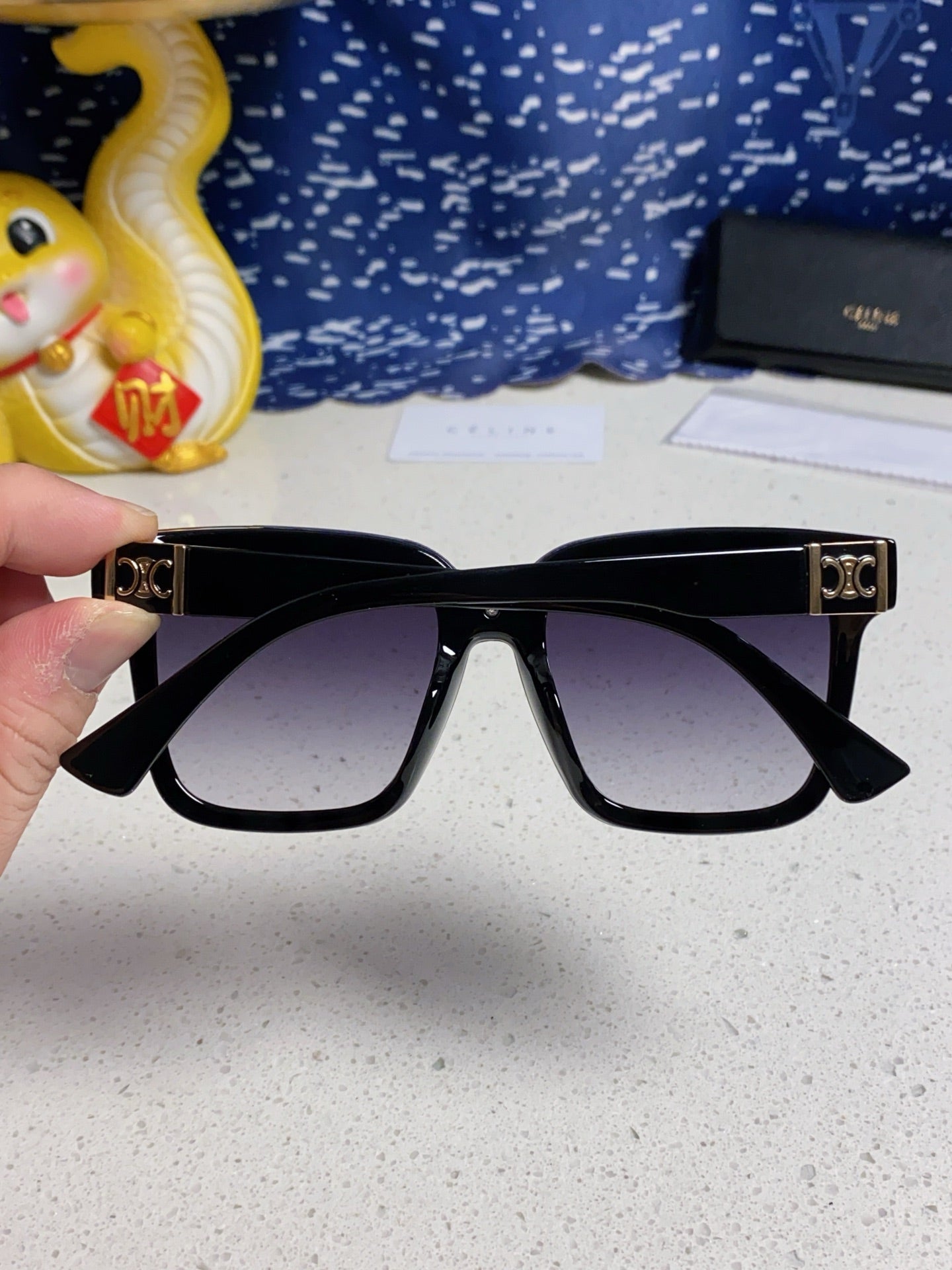 TRIOMPHE SUNGLASSES 548636 IN BLACK ACETATE GRADIENT SMOKE LENSES