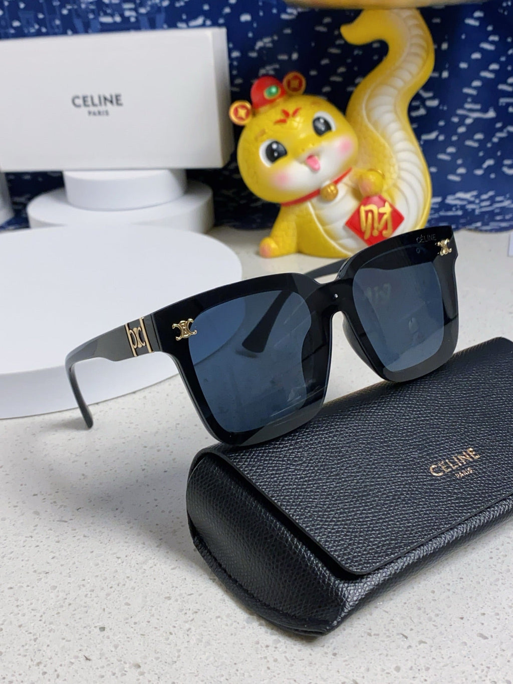 TRIOMPHE SUNGLASSES 548637 IN BLACK ACETATE