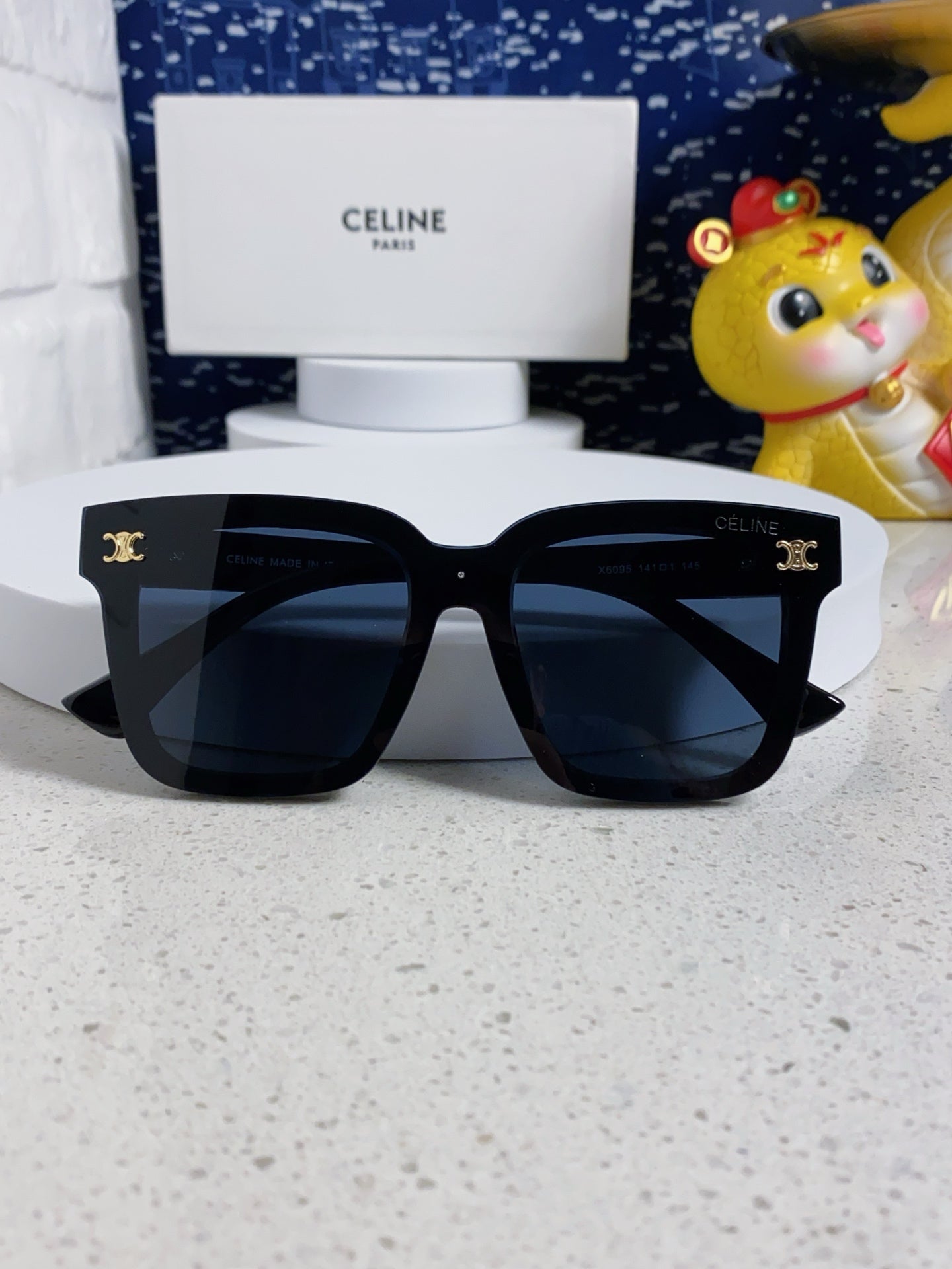 TRIOMPHE SUNGLASSES 548637 IN BLACK ACETATE