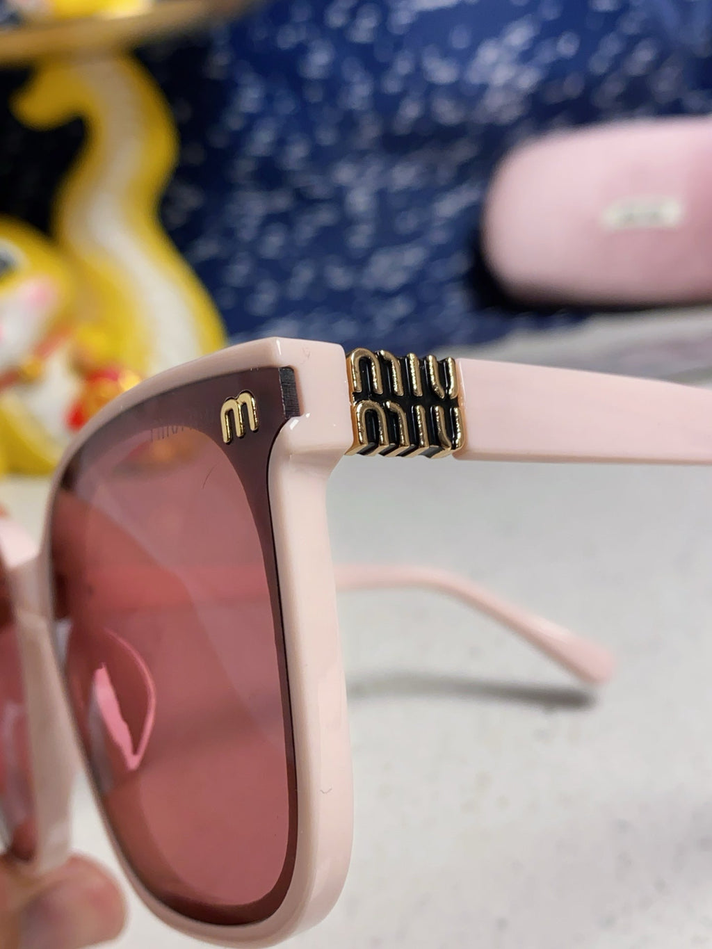 GLIMPSE SQUARE SUNGLASSES 554611 IN LIGHT PINK ACETATE